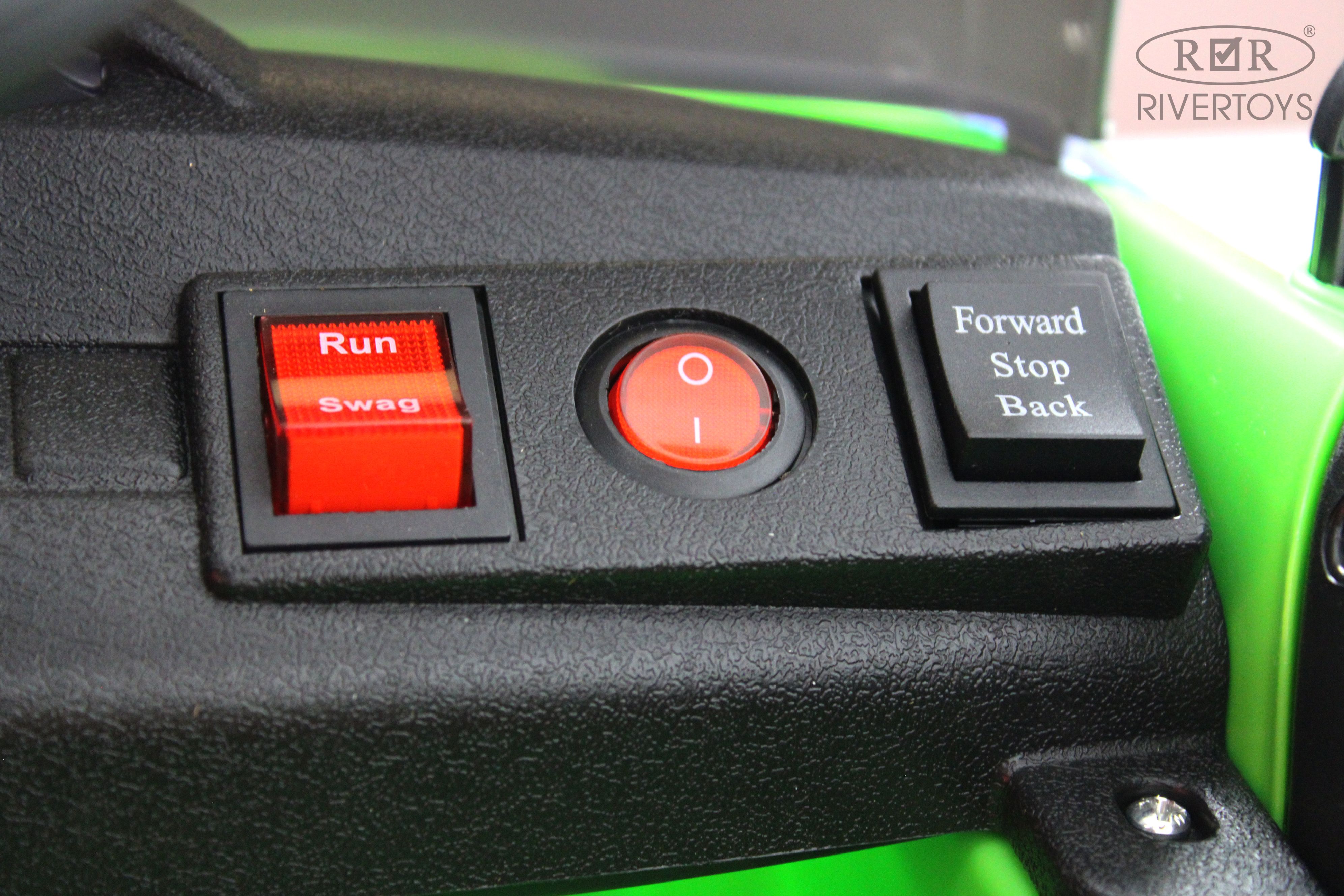 Электромобиль RIVERTOYS F444FF-GREEN С пультом ДУ - фото 9