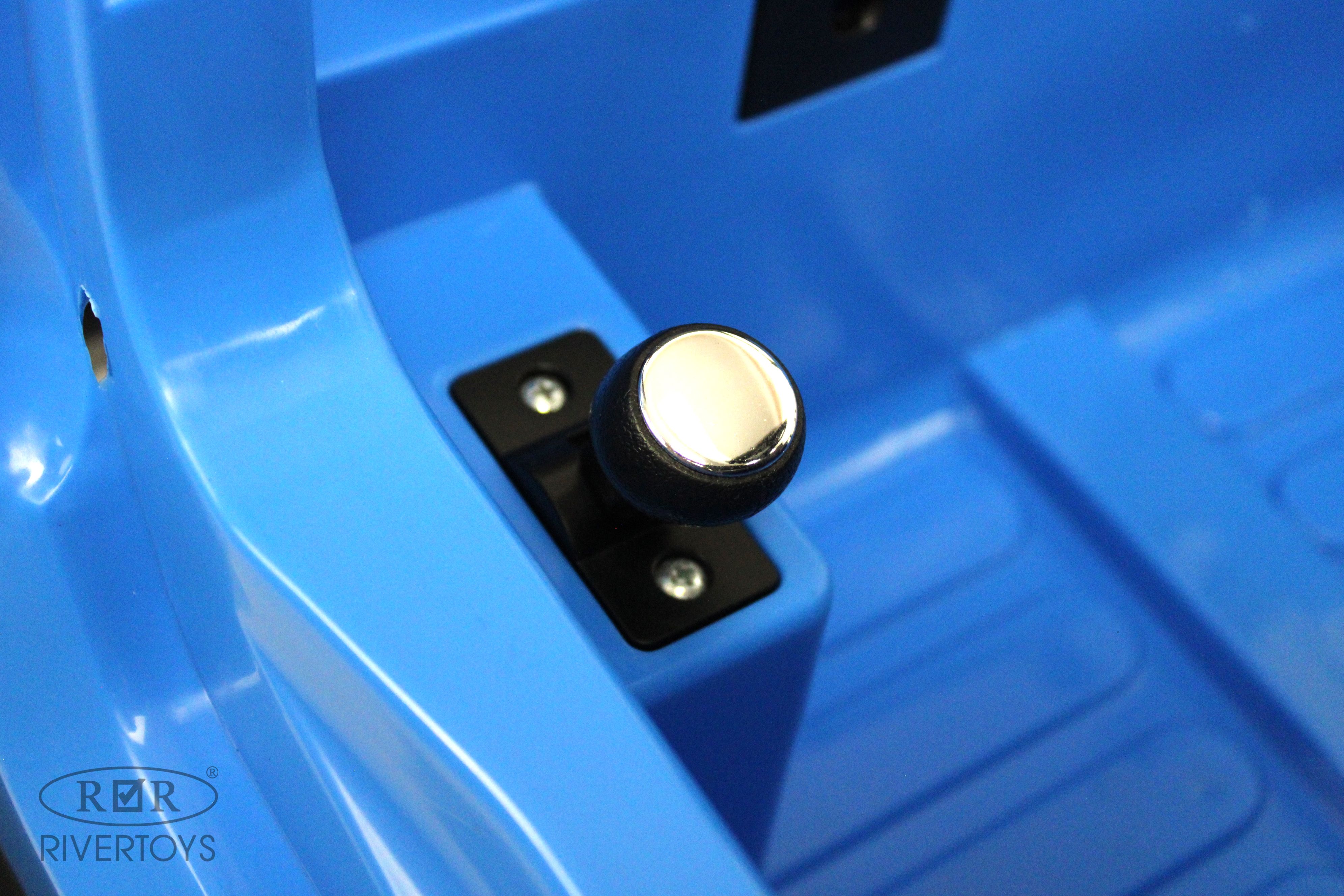 Электромобиль RIVERTOYS T222TT-4WD-BLUE С пультом ДУ - фото 24