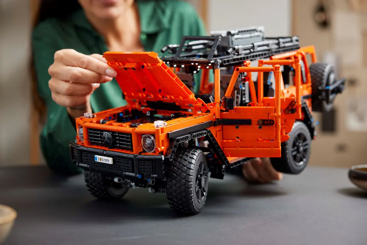 Конструктор LEGO Technic Mercedes-Benz G500 2891 дет. - фото 13
