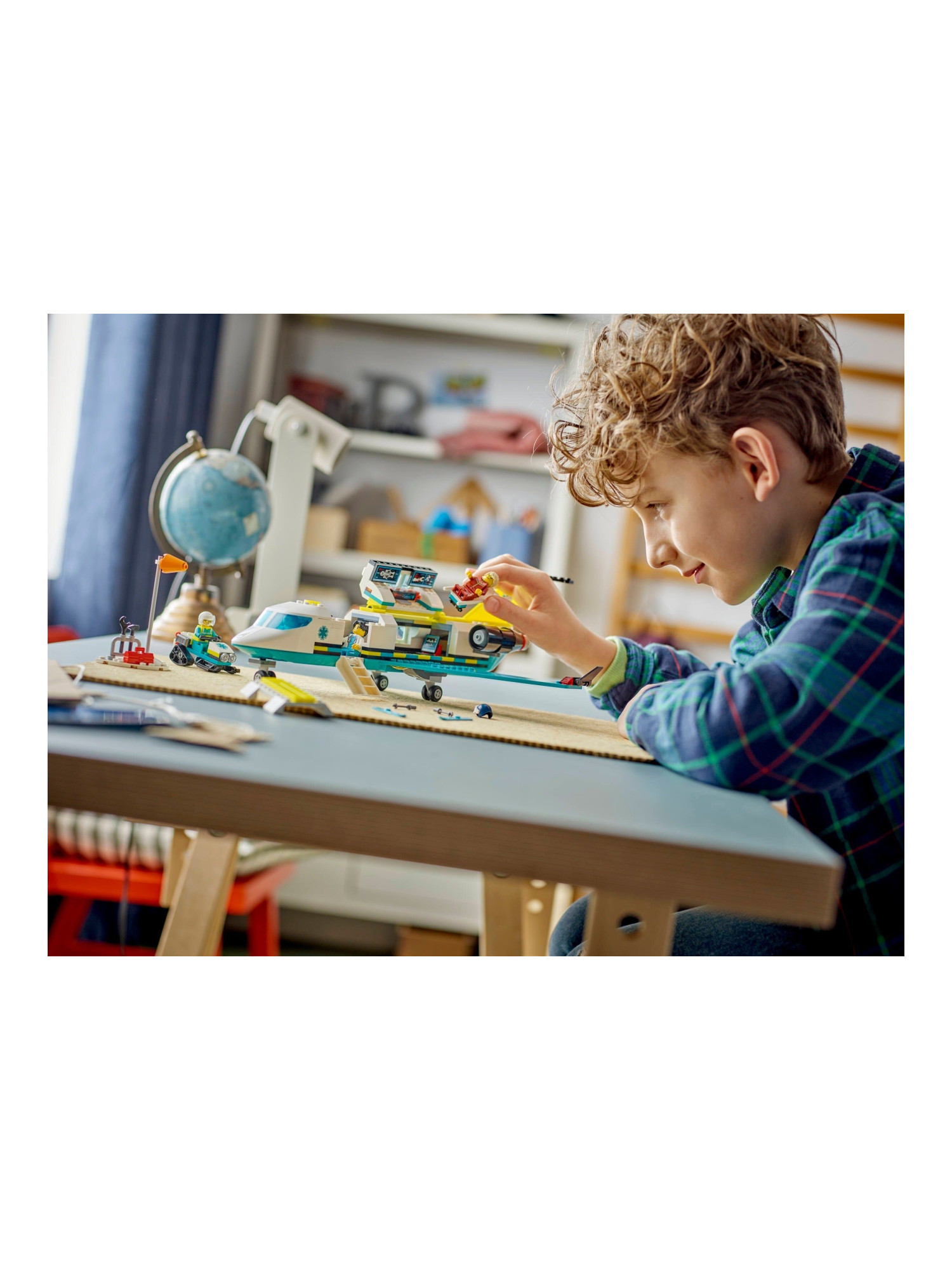 Конструктор LEGO City Самолет воздушной помощи 403 дет. - фото 5