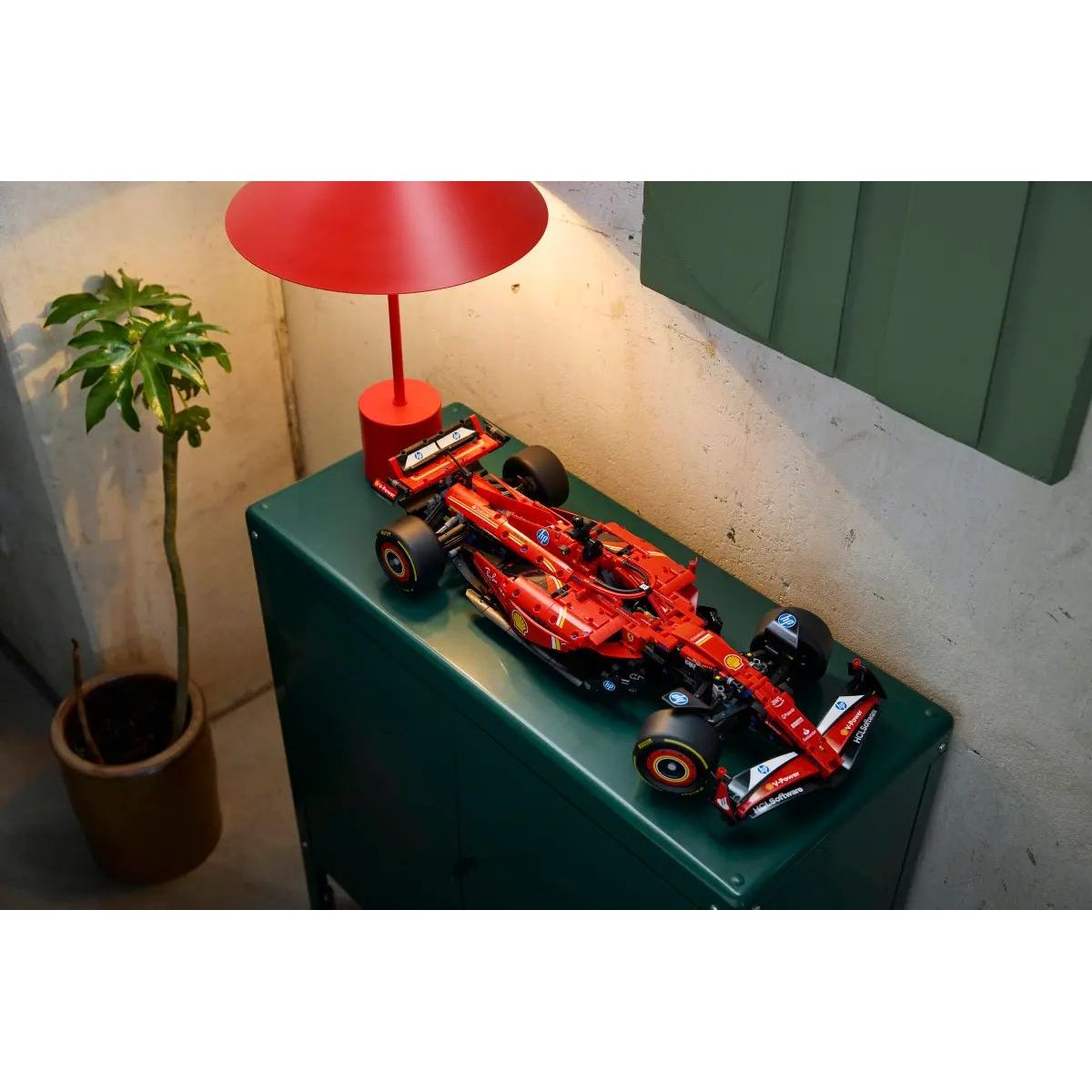 Конструктор LEGO Technic Машина Феррари Формула-1 блочный - фото 13