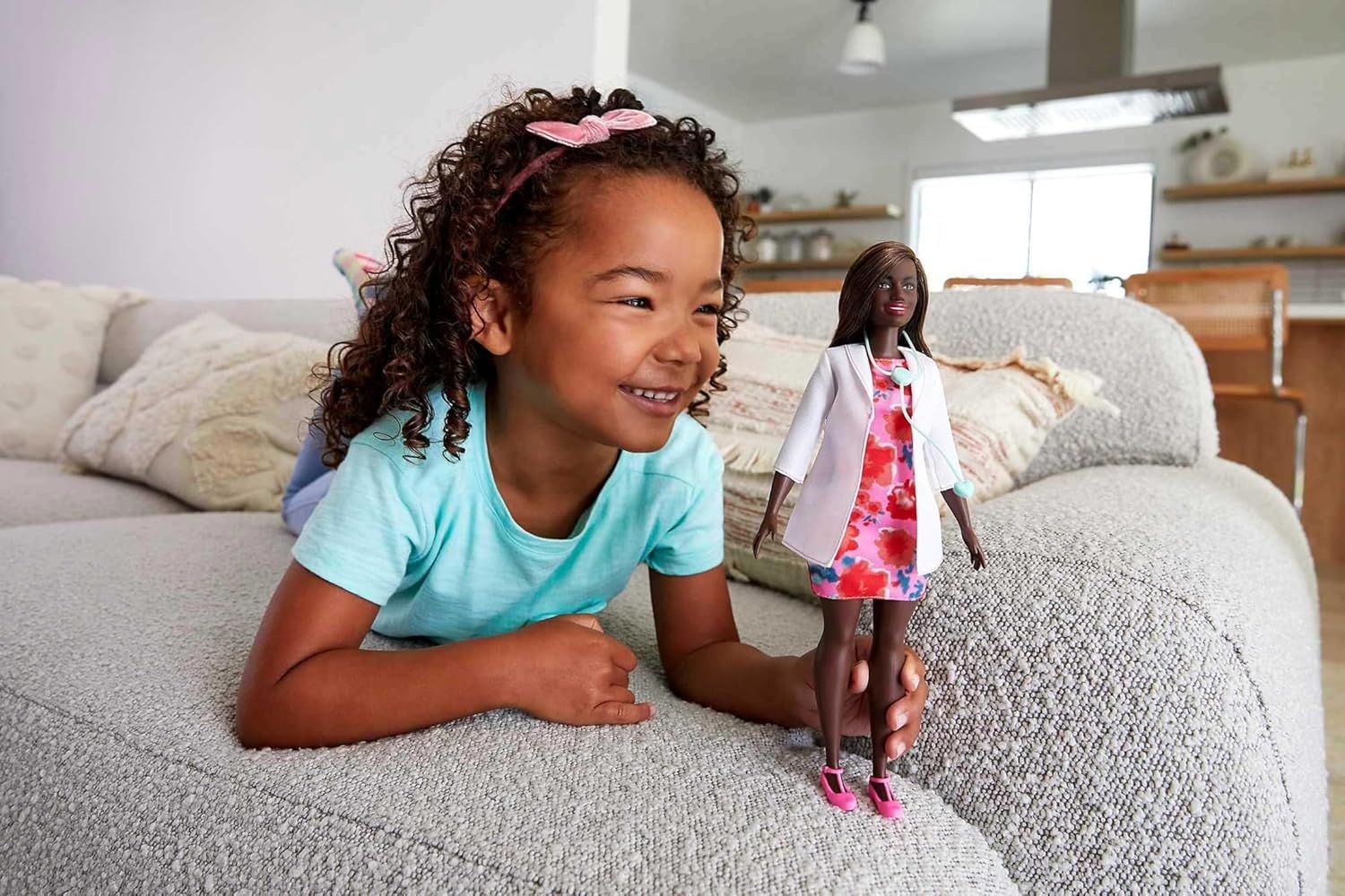 Кукла модельная Barbie Доктор DVF50/GYT29 - фото 6