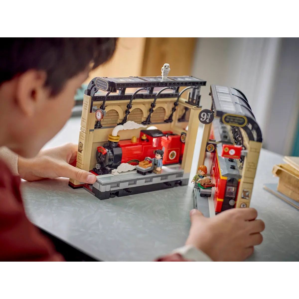 Конструктор LEGO Harry Potter Книжный уголок 832 дет. - фото 11