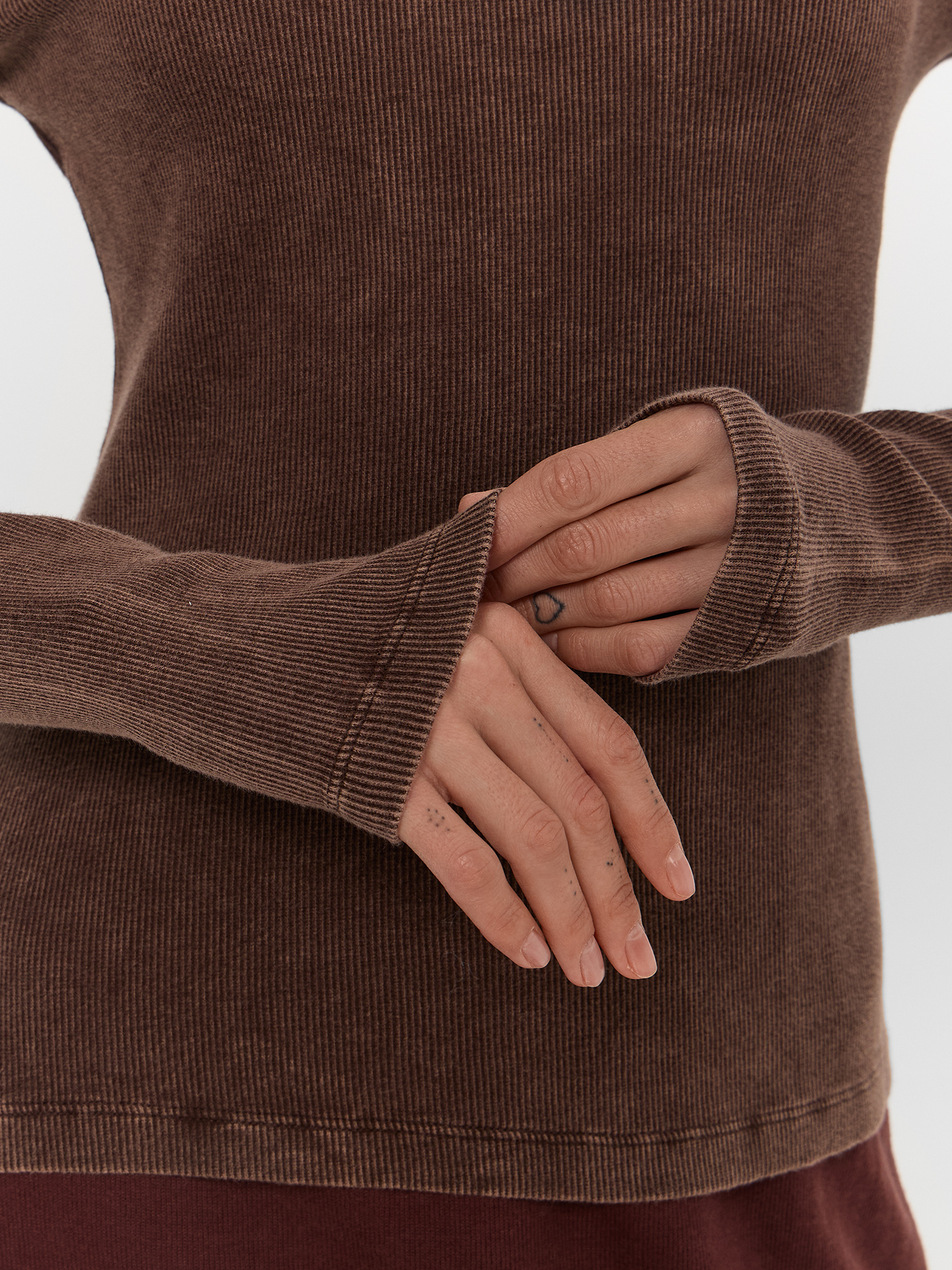 Лонгслив Mark Formelle (Марк Формэль) 122986/ACID WASH коричневый - фото 6