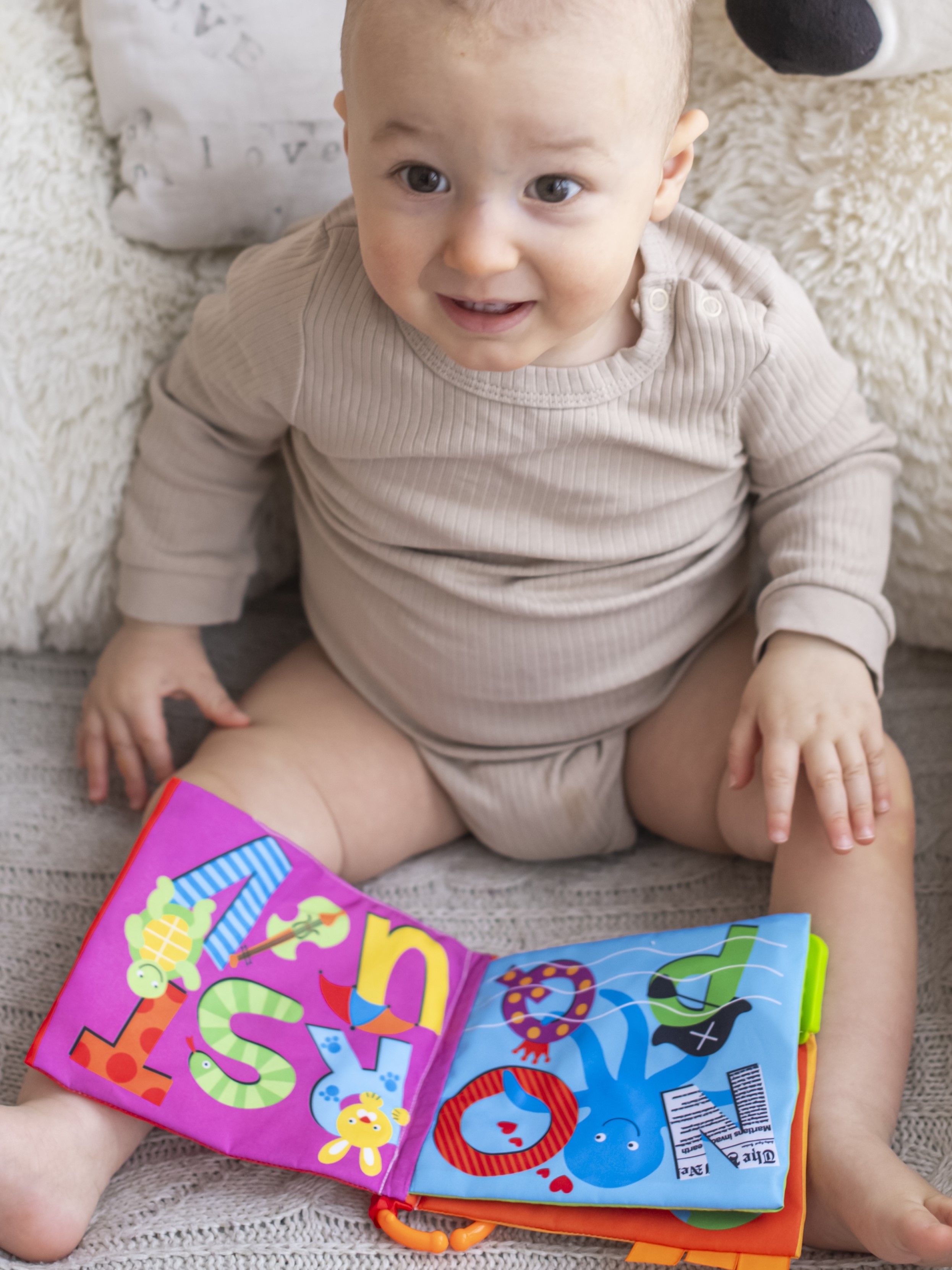Игрушка Uviton книжка Му 1st book Буквы в ассортименте - фото 14