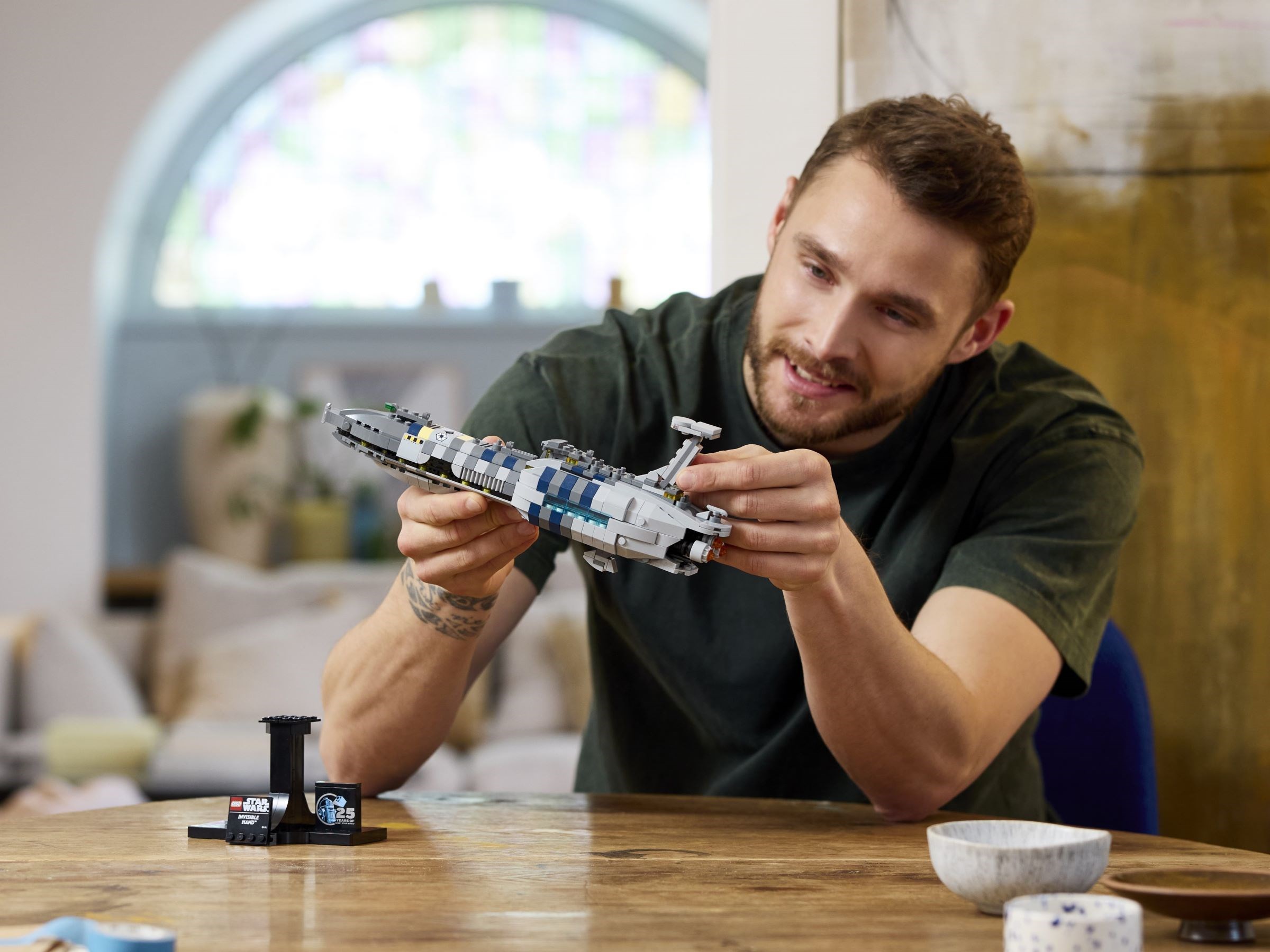 Конструктор LEGO Star Wars Невидимая рука 75377 557 дет. - фото 4