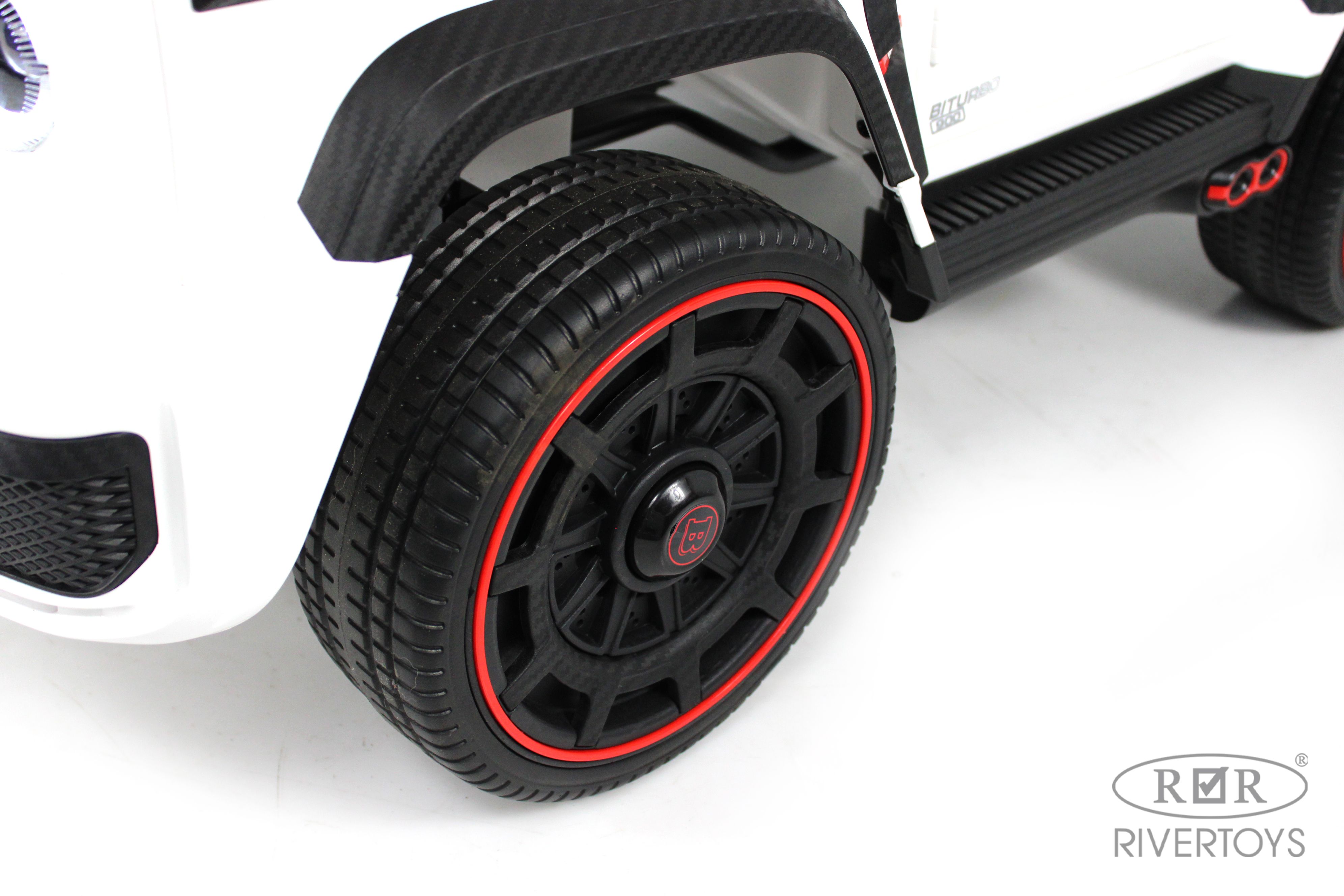 Электромобиль RIVERTOYS Mercedes Z999ZZ-WHITE С пультом ДУ - фото 18