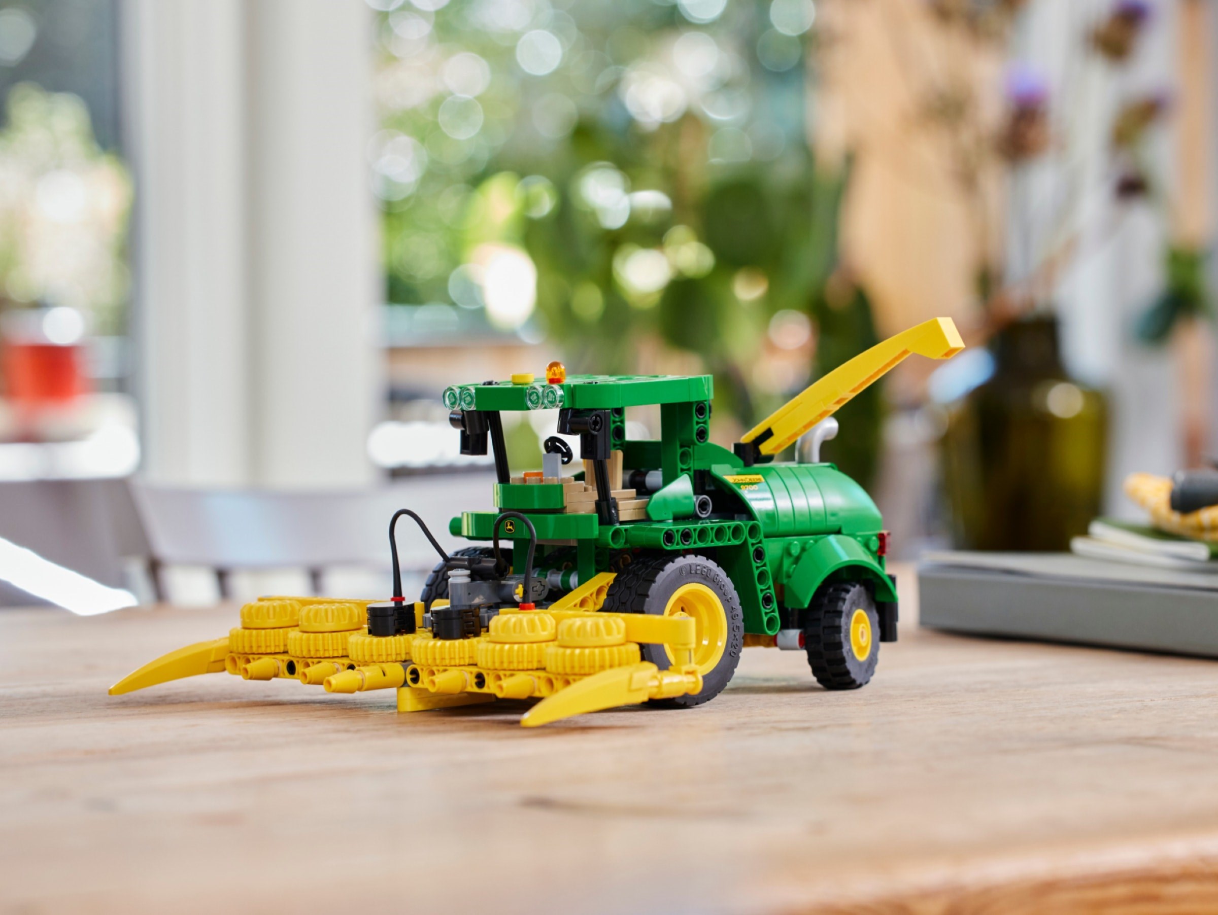 Конструктор LEGO Technic 42168 559 дет. - фото 7