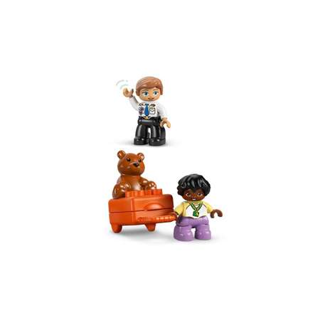 Конструктор LEGO DUPLO Первый раз в аэропорту блочный