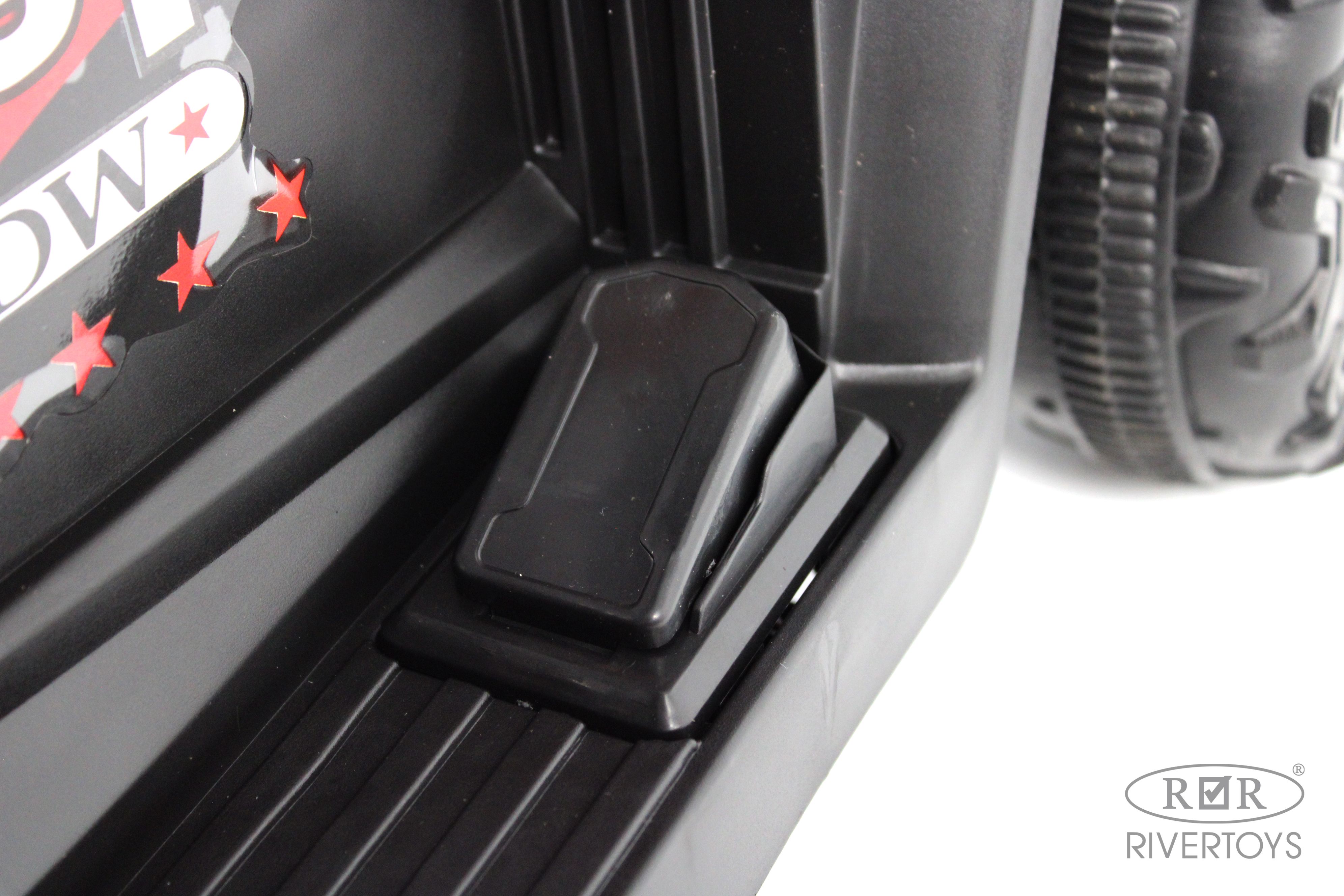 Электромобиль RIVERTOYS G005GG-RED С пультом ДУ - фото 12