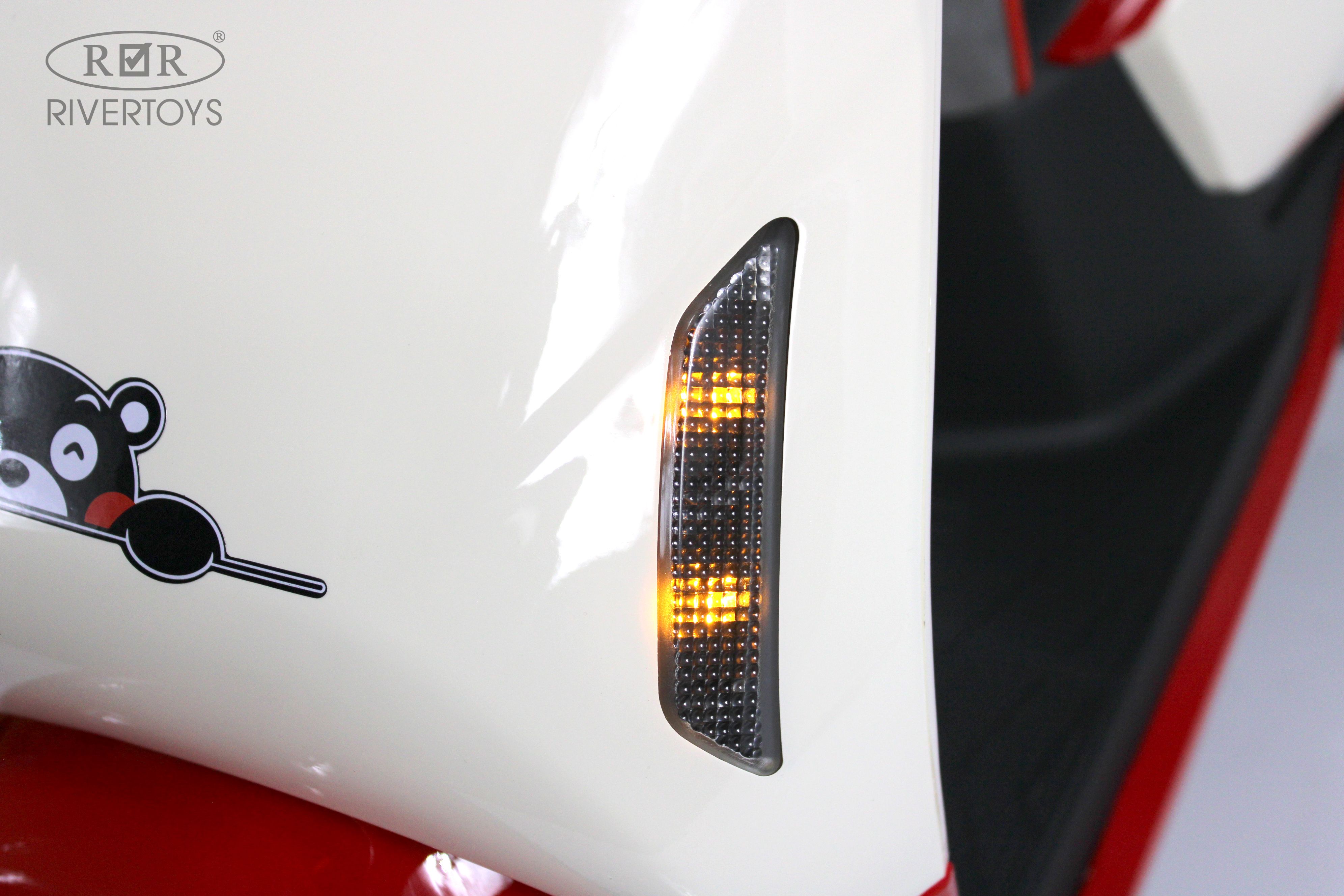 Электромобиль RIVERTOYS Z555ZZ-BEIGE-RED - фото 15