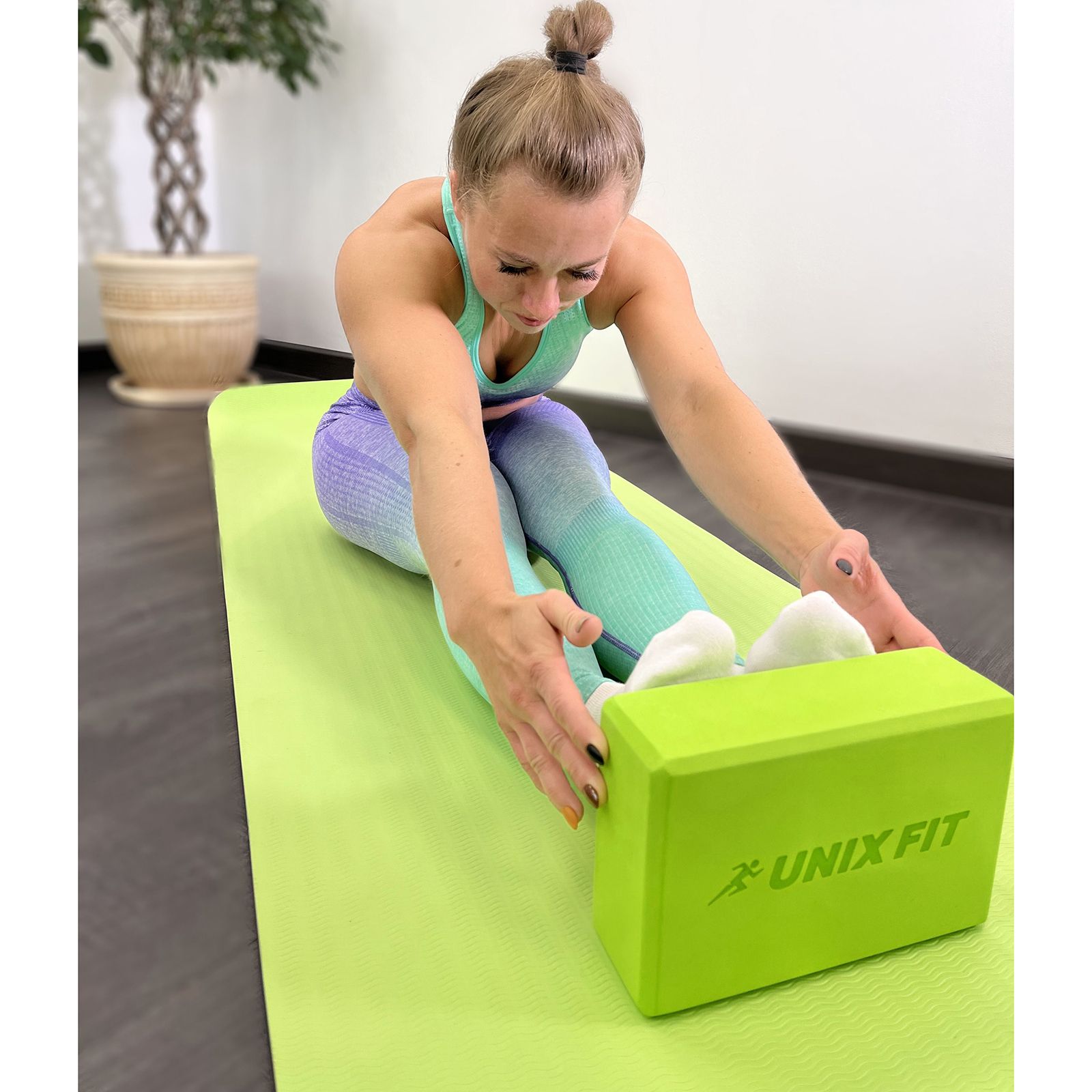 Коврик для йоги и фитнеса UNIX Fit двусторонний 180 х 61 х 0,8 см двуцветный зеленый - фото 11