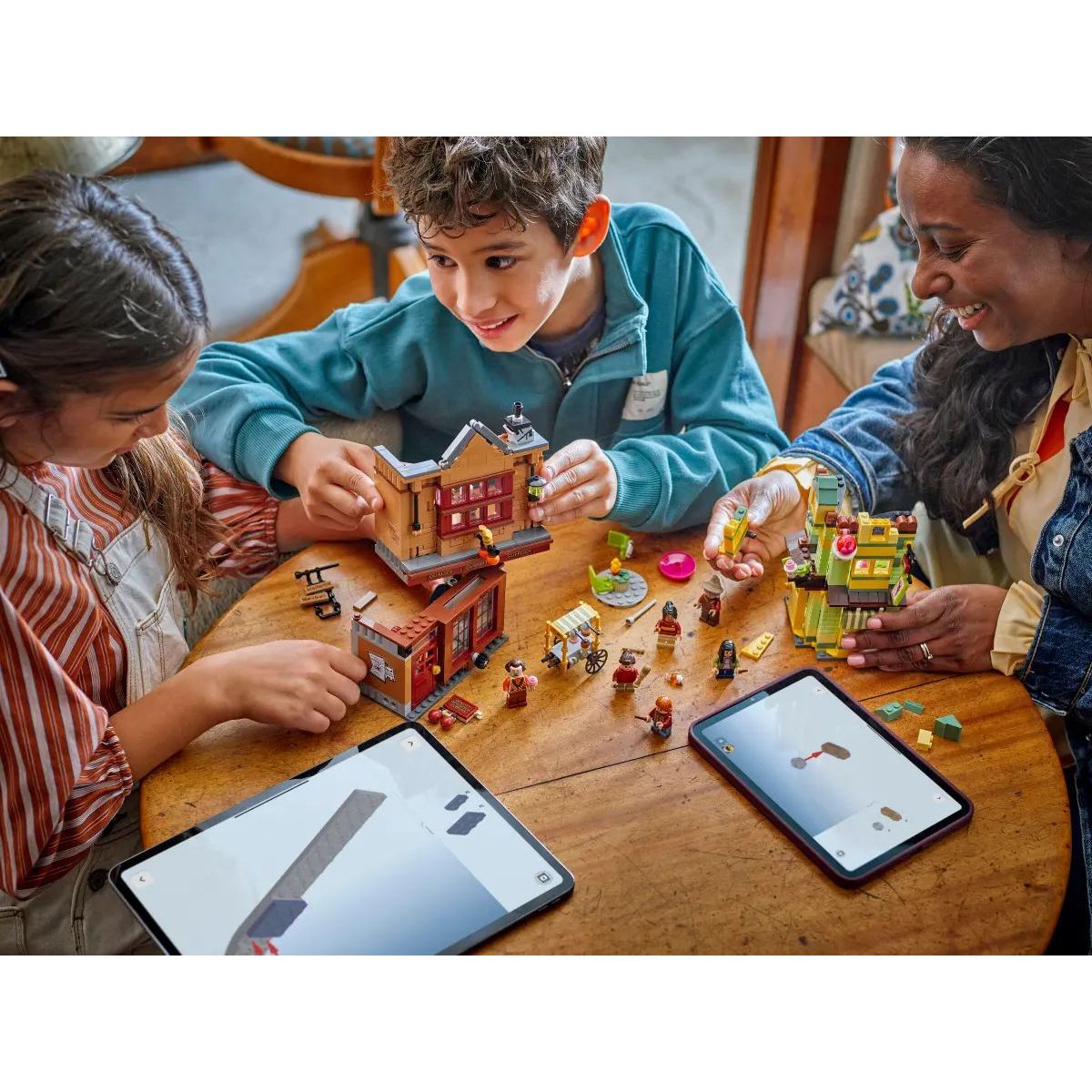 Конструктор LEGO Harry Potter Магазин Всё для квиддича блочный - фото 10