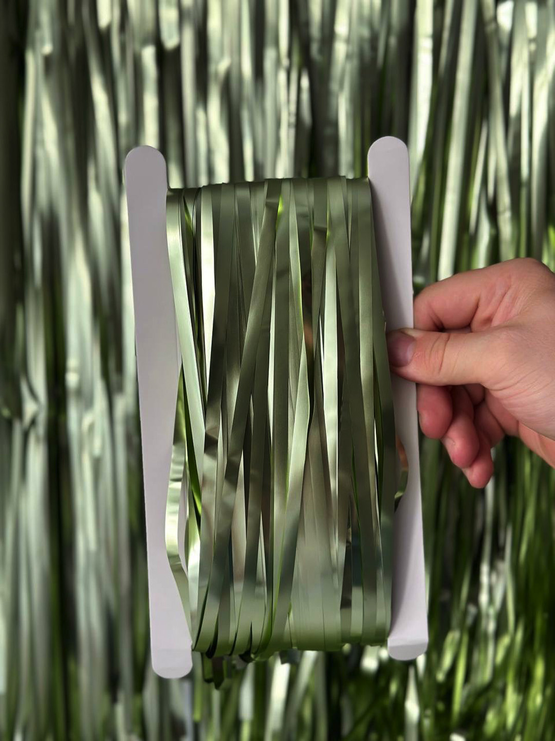 Дождик для фотозоны ZHIYU MENG матовый зеленый 2х1м 4 штуки - фото 1