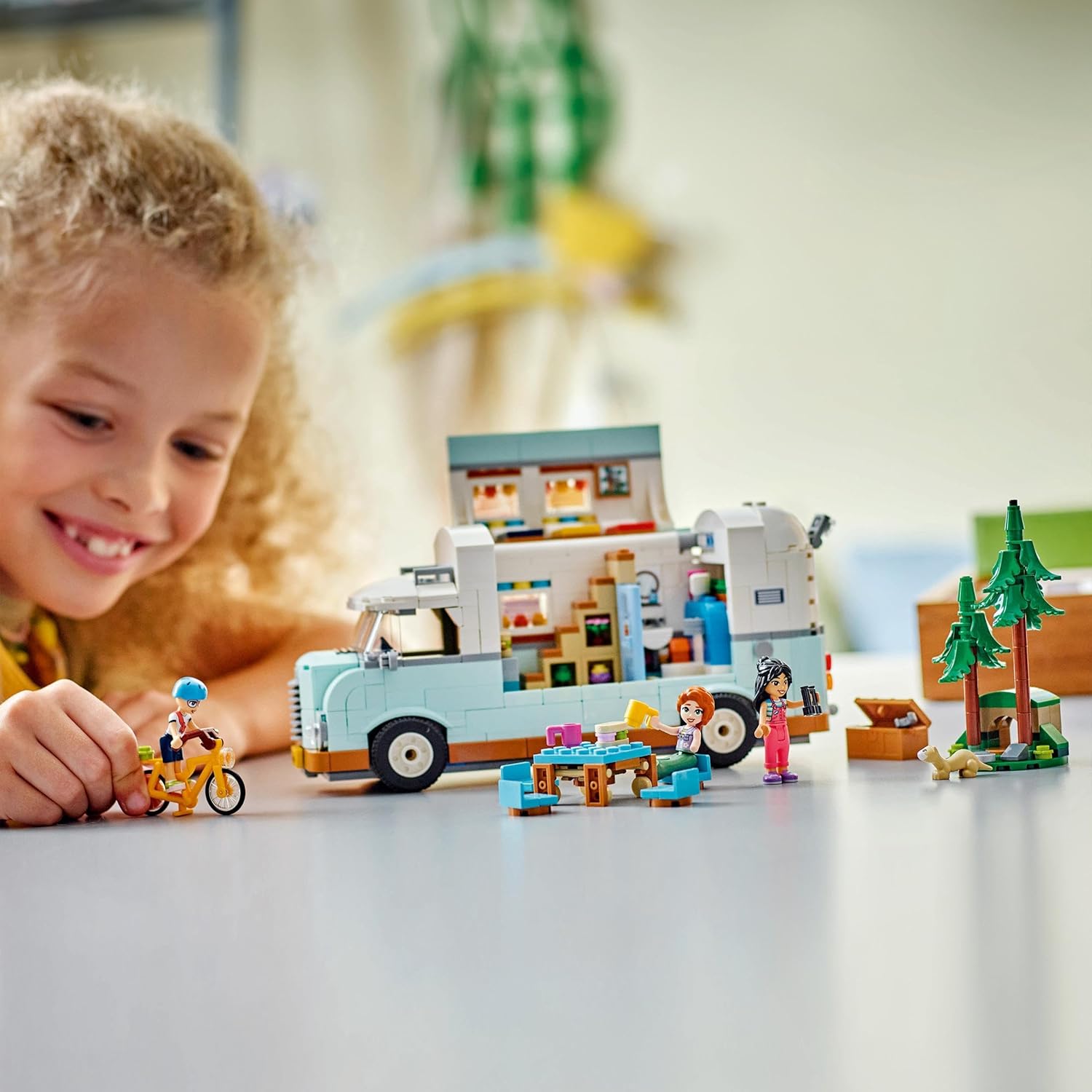 Конструктор LEGO Friends Приключение в фургоне 778 дет. - фото 7