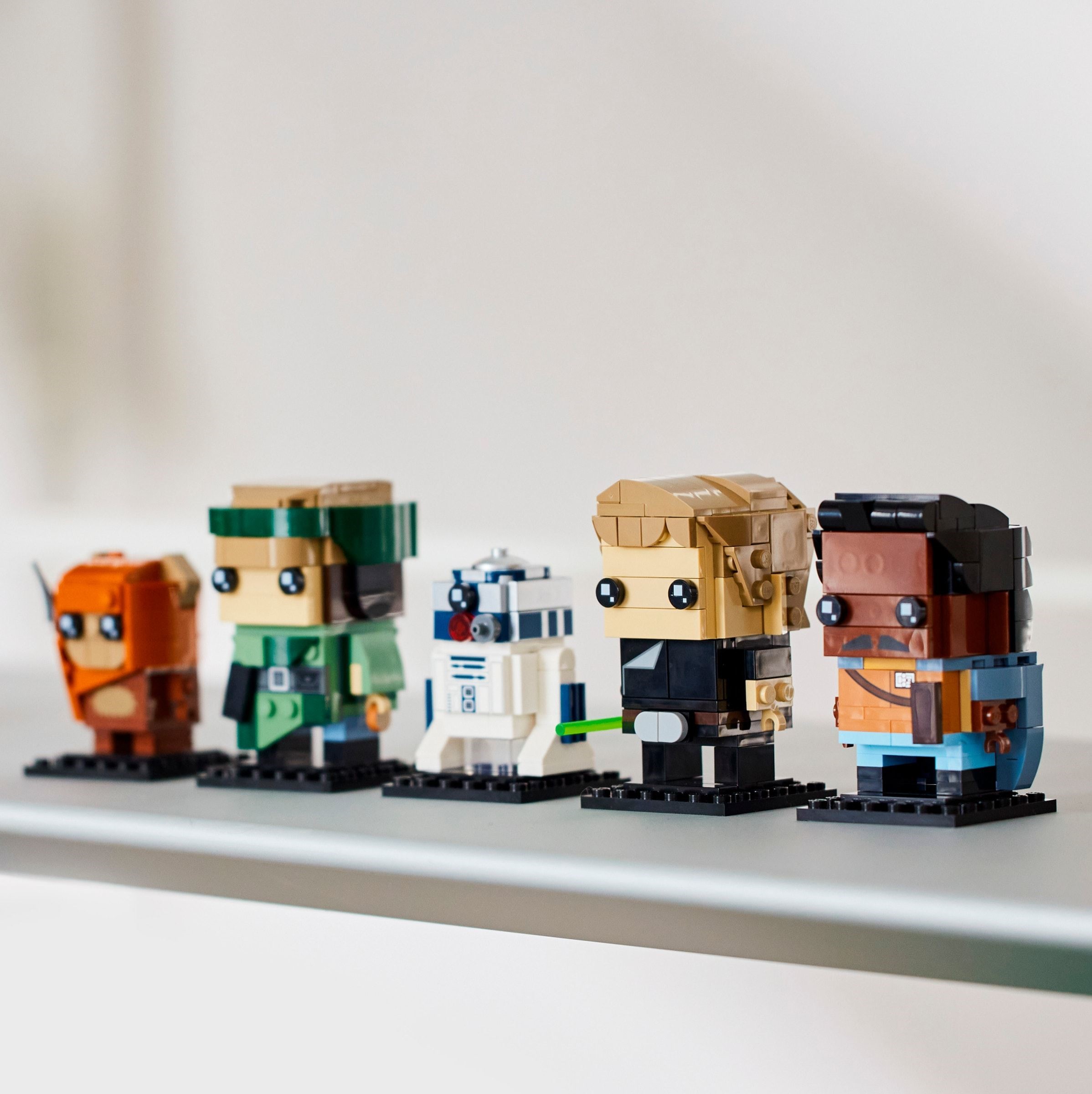 Конструктор LEGO BrickHeadz 40623 549 дет. - фото 4