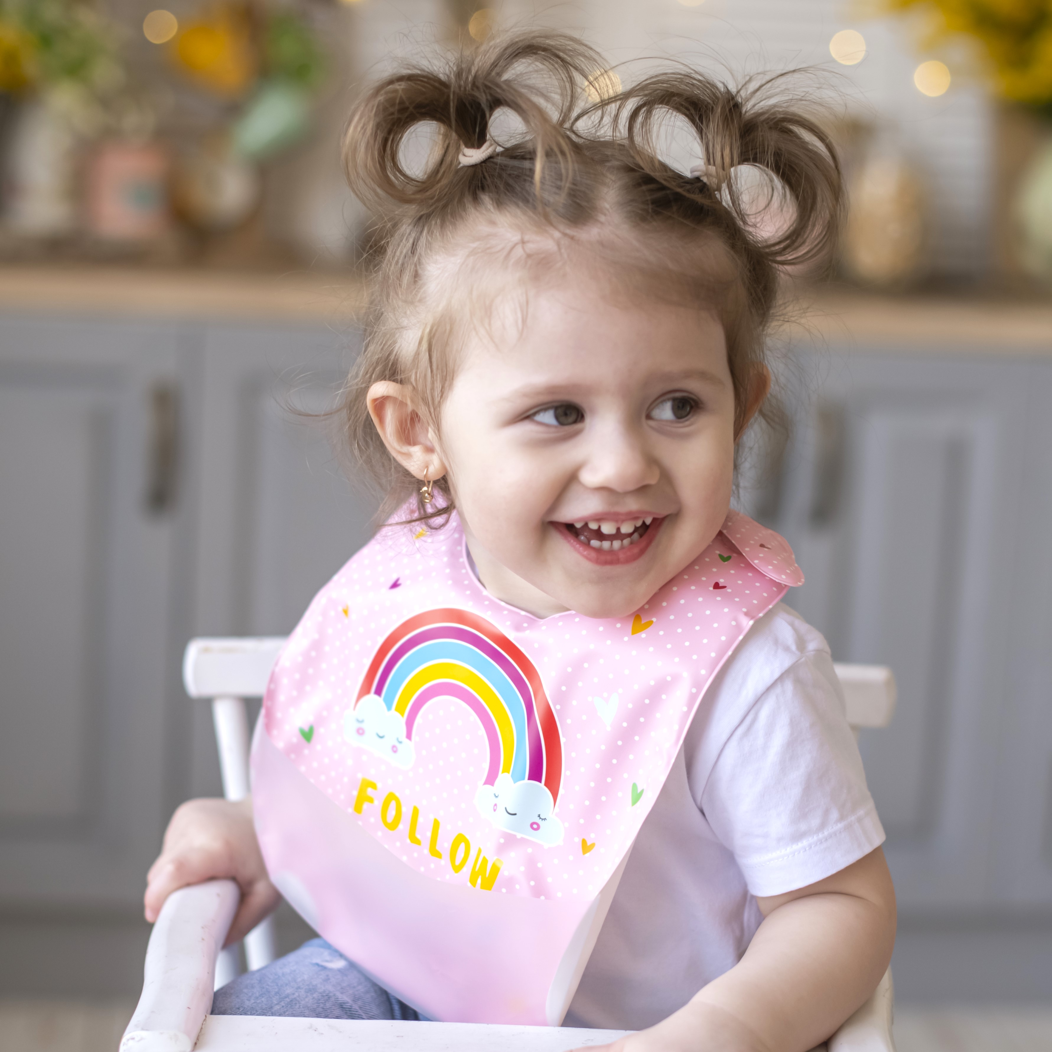 Нагрудник Uviton пластик 1 шт. в ассортименте - фото 1