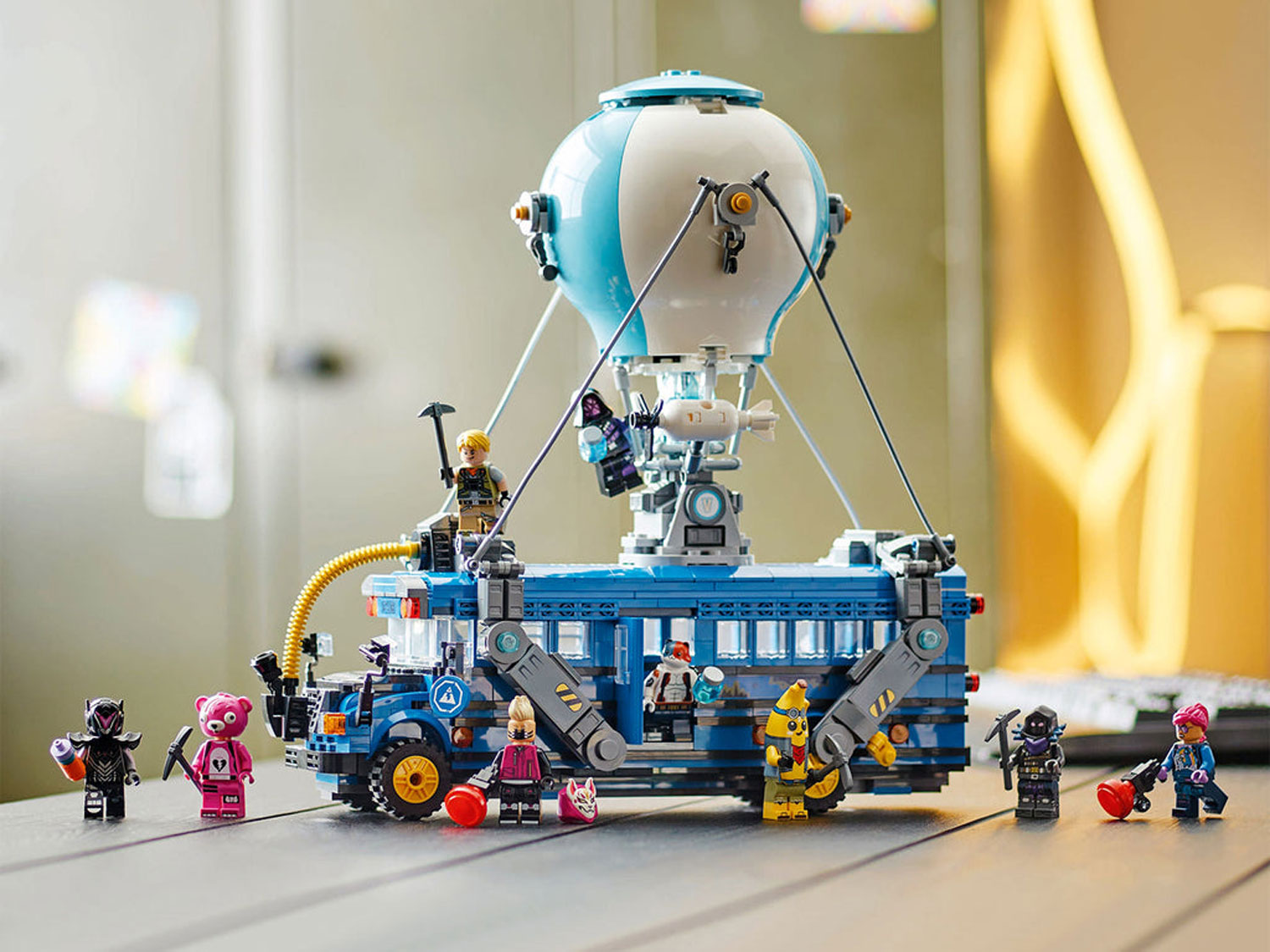 Конструктор LEGO Fortnite Боевой автобус 77073 954 дет. - фото 10