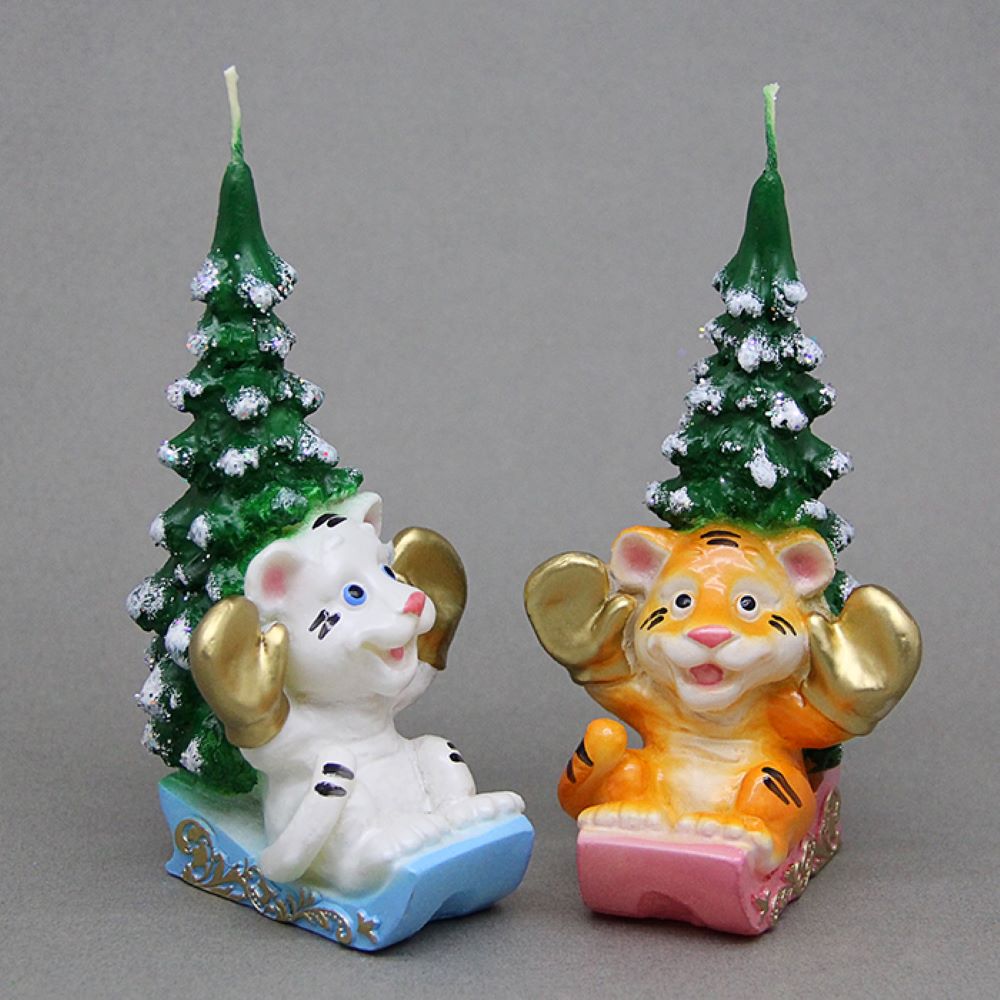 Свеча "Тигренок на санках" - фото 1