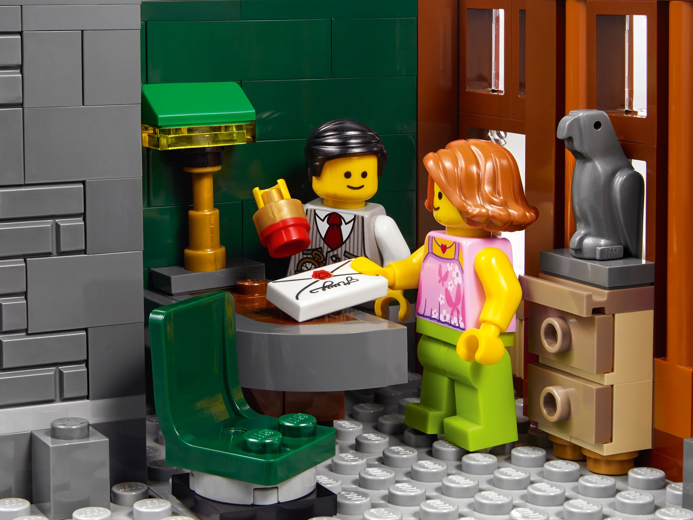 Конструктор LEGO Creator 10251 2380 дет. - фото 8