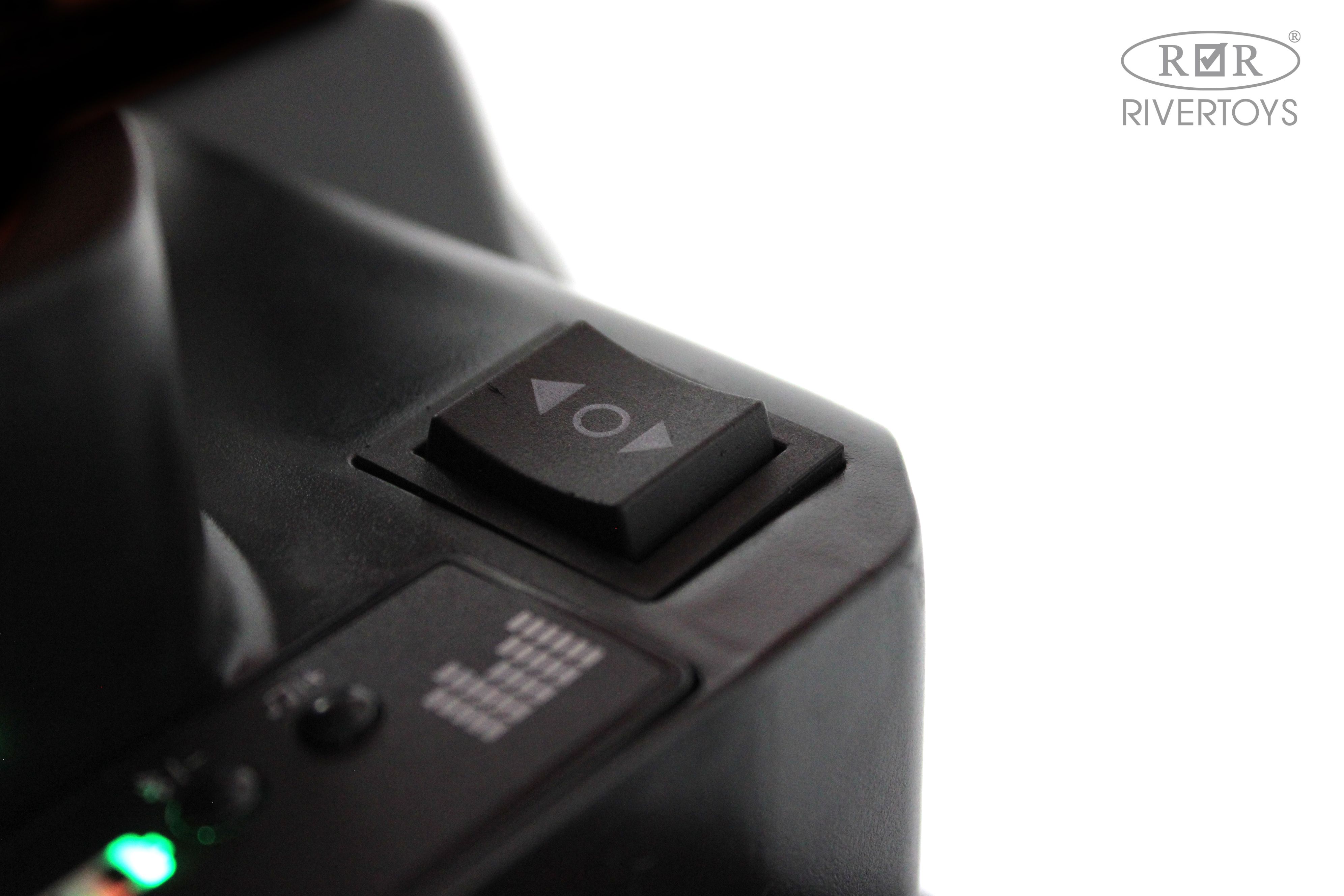 Электромобиль RIVERTOYS G003GG-VIOLET С пультом ДУ - фото 17