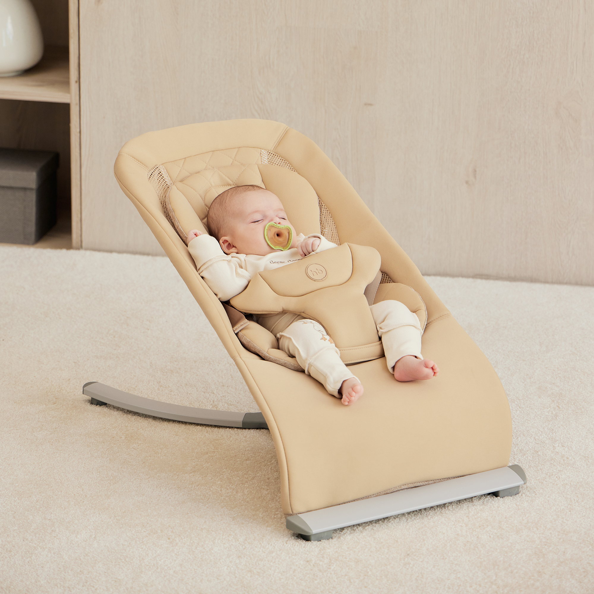 Детский шезлонг Happy Baby Hugger - фото 19