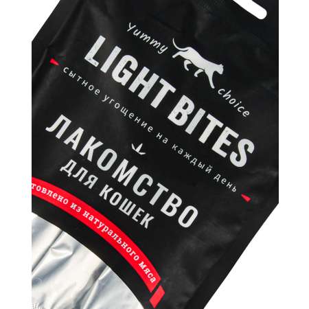 Лакомство для кошек LIGHT BITES 40г мини-колбаски с пюре с курицей и говядиной