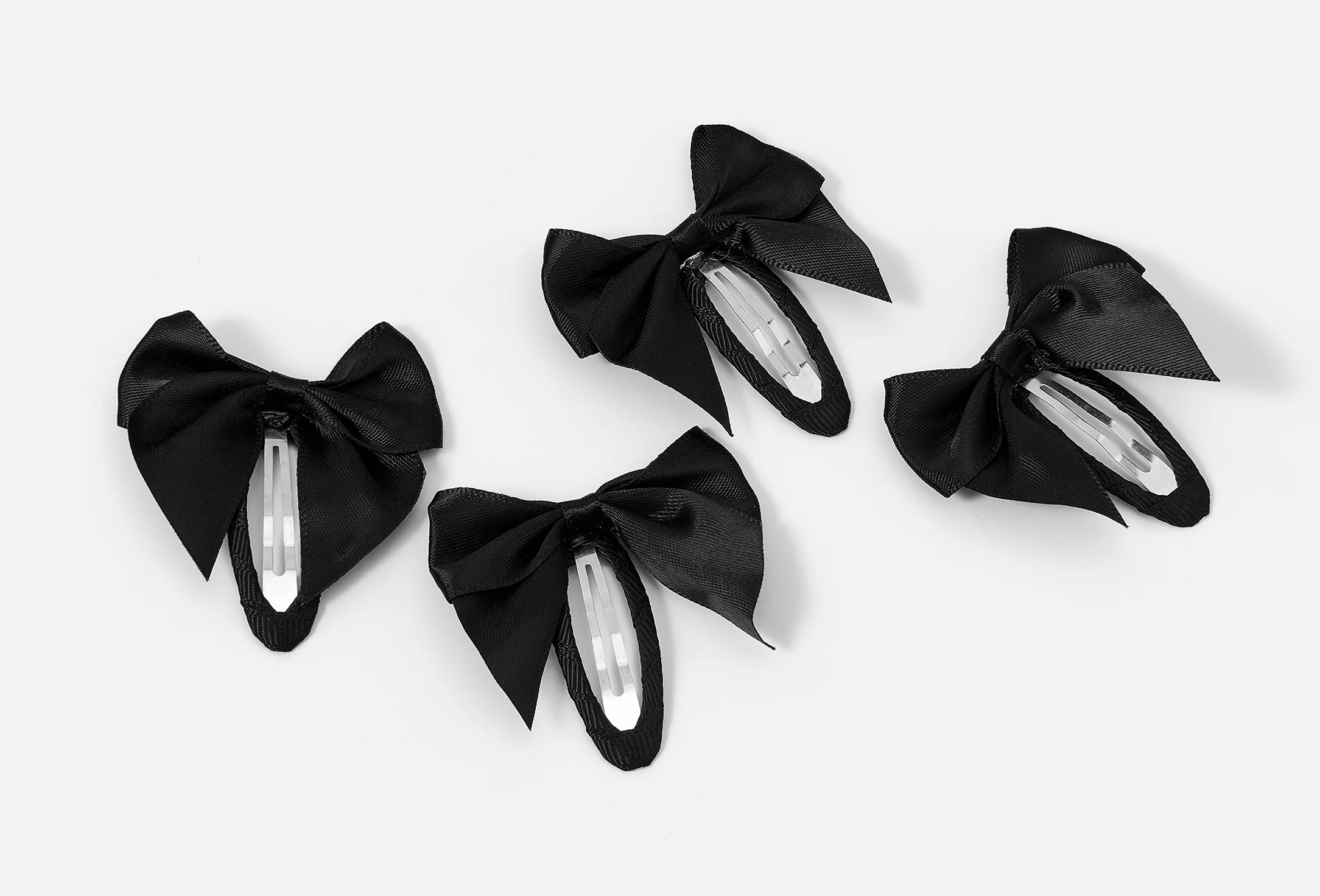Изображение товара Заколки для волос 4 шт APSIS accessories черные клик-клак бантики для девушек подростков и детей Изображение товара Заколки для волос 4 шт APSIS accessories черные клик-клак бантики для девушек подростков и детей