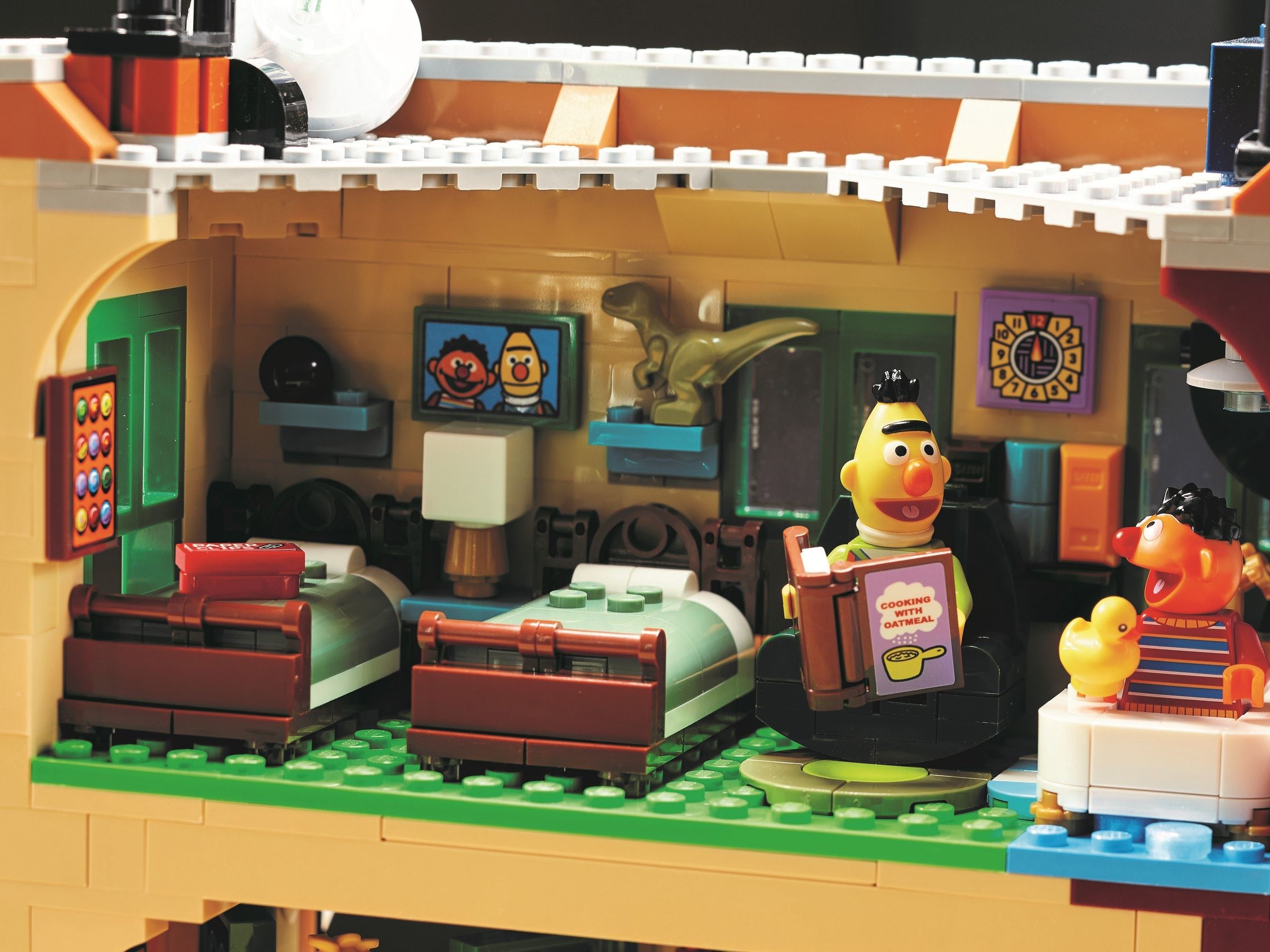 Конструктор LEGO Ideas 21324 1367 дет. - фото 5