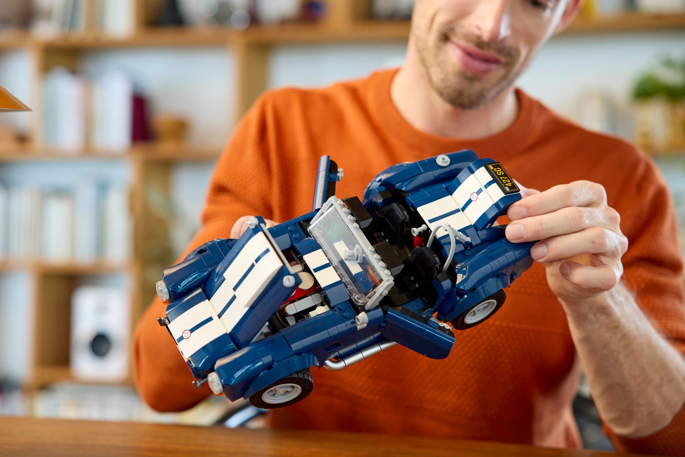 Конструктор LEGO Icons 10357 1241 дет. - фото 3