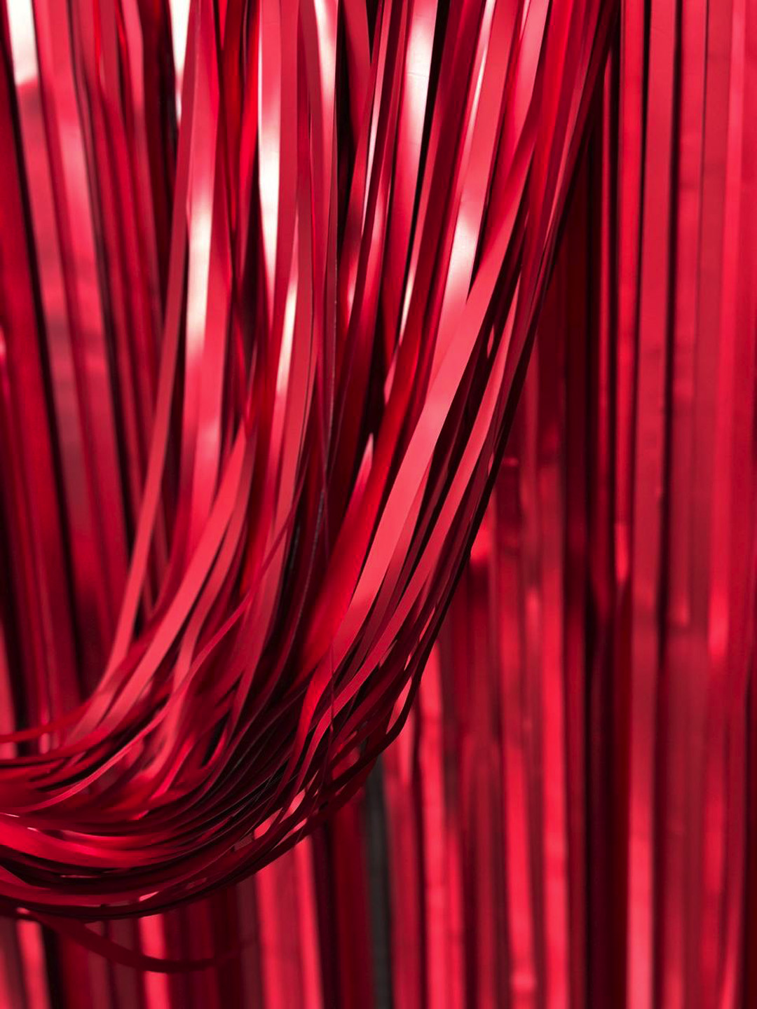 Дождик для фотозоны ZHIYU MENG матовый красный 2х1м 4 штуки - фото 3