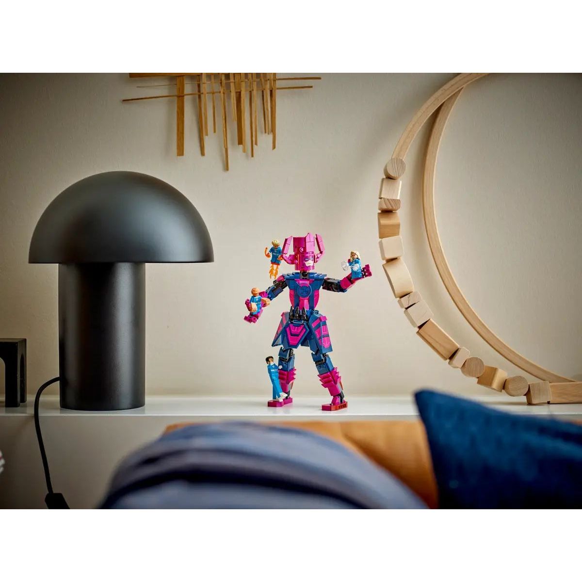 Конструктор LEGO Marvel Super Heroes Фантастическая четверка 427 дет. - фото 8