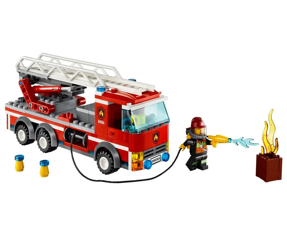 Изображение товара Конструктор LEGO City Пожарная станция 60004 с гаражом и вертолетной площадкой