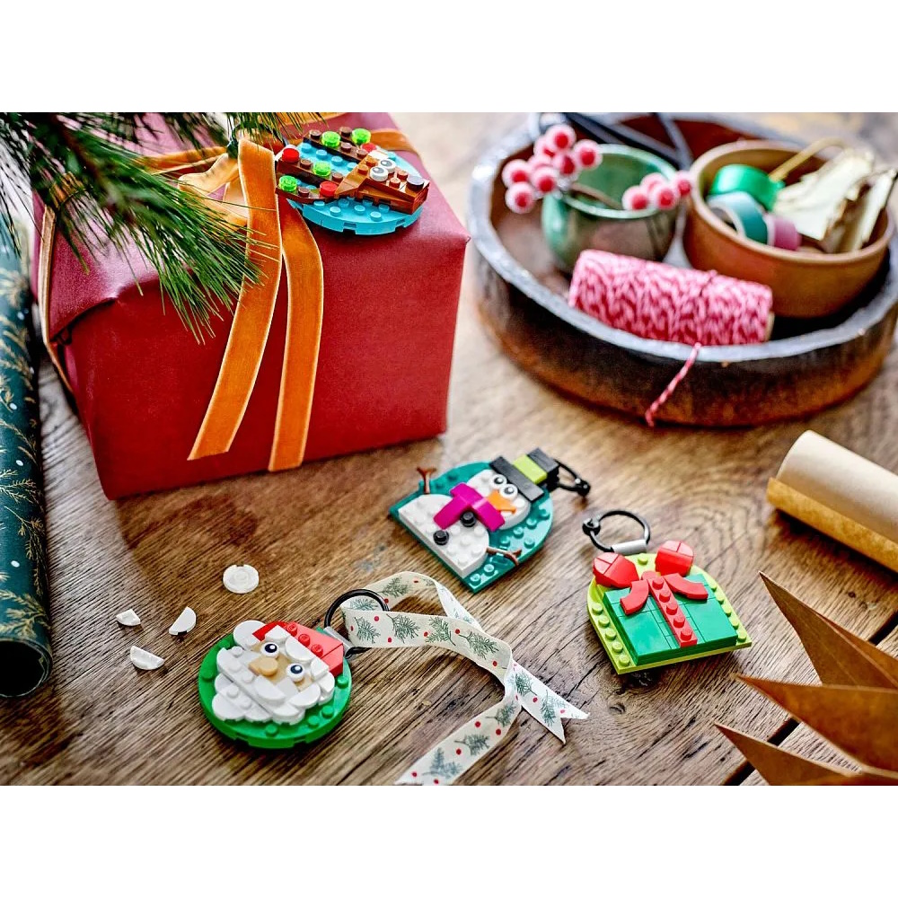 Конструктор LEGO Classic Рождественские украшения 153 дет. - фото 5