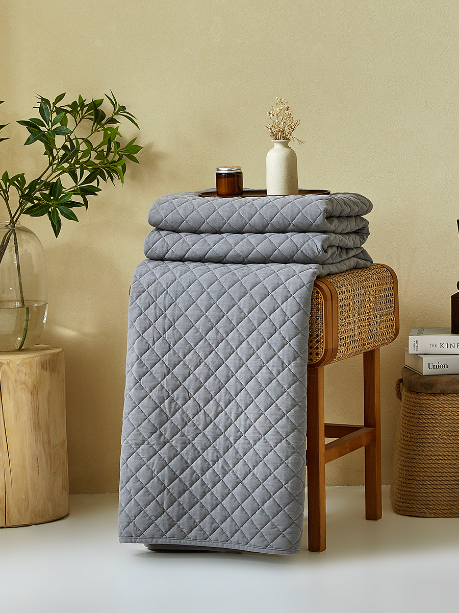 Покрывало Theodora вельвет серый 240 x 220 см - фото 1