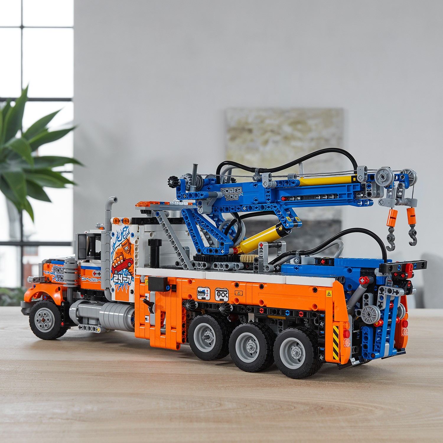 Конструктор LEGO Technic Грузовой эвакуатор - фото 12