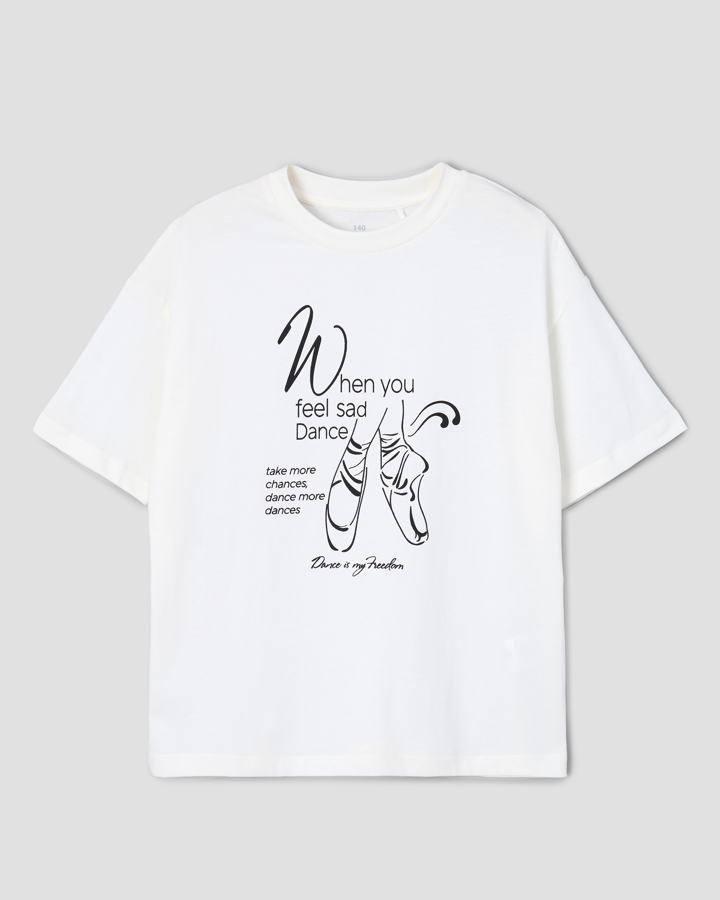 Изображение товара Белая футболка Futurino для девочки с балетным принтом 164