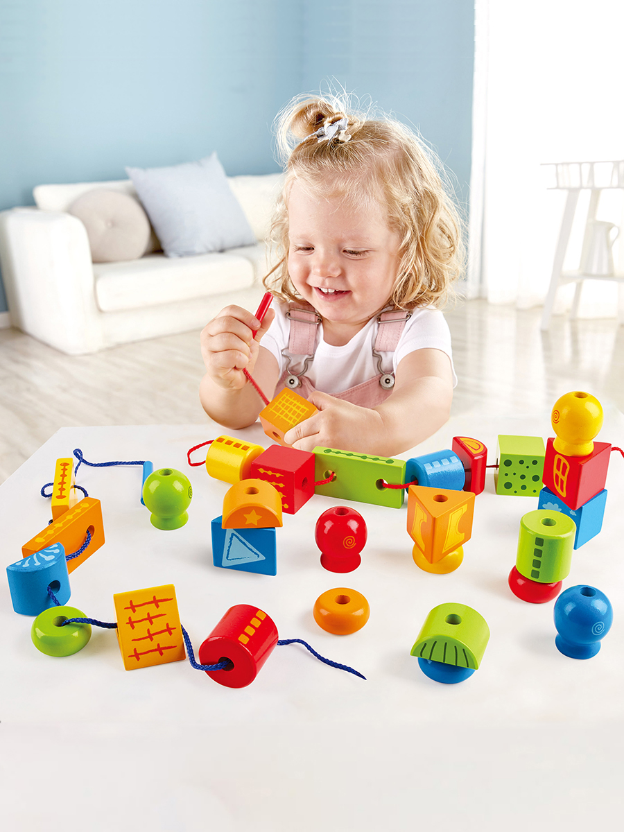 Игрушка Hape шнуровка Бусы шнуровка - фото 14