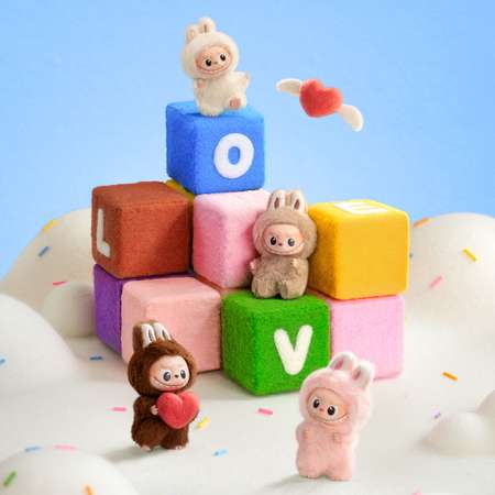 Брелок POP MART Pin for Love A-M