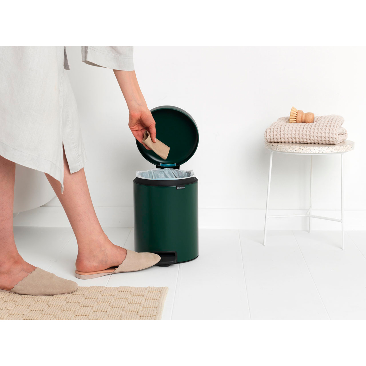 Бак мусорный Brabantia NewIcon с педалью зеленая сосна 5л 304026 - фото 10