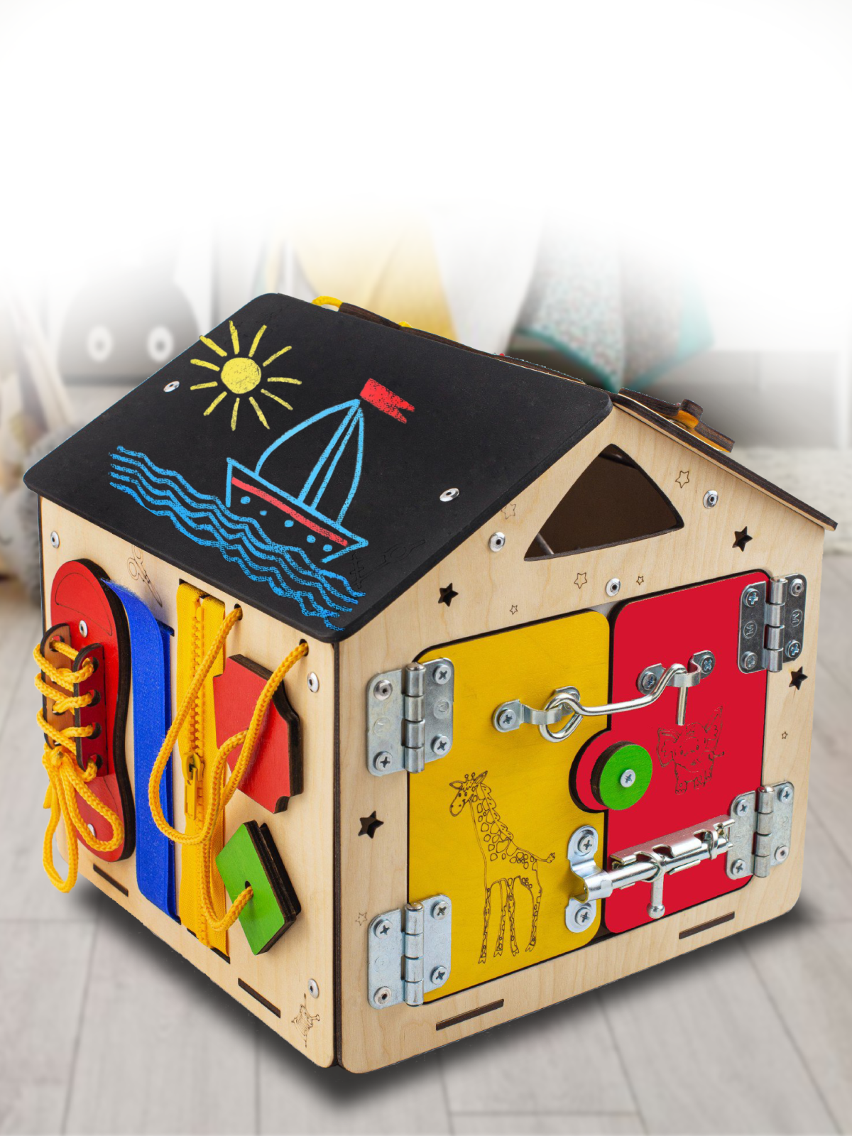 Изображение товара Деревянный домик-бизиборд с животными — развивающая игрушка