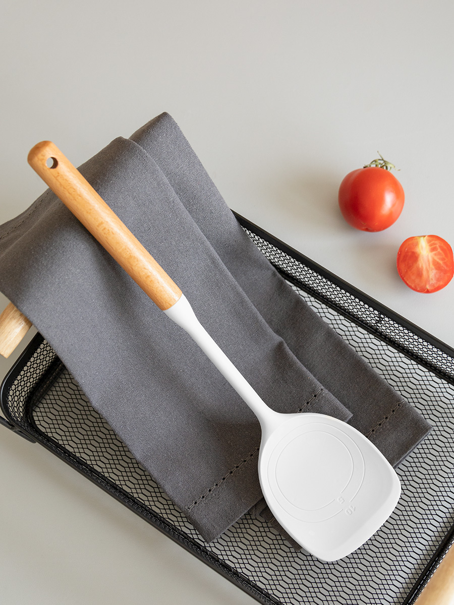 Лопатка кулинарная DeNASTIA Силвуд 33x8.5x4 см силикон бук светло-серый A000348 - фото 4