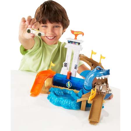 Трек Hot Wheels Порт акул в ассортименте