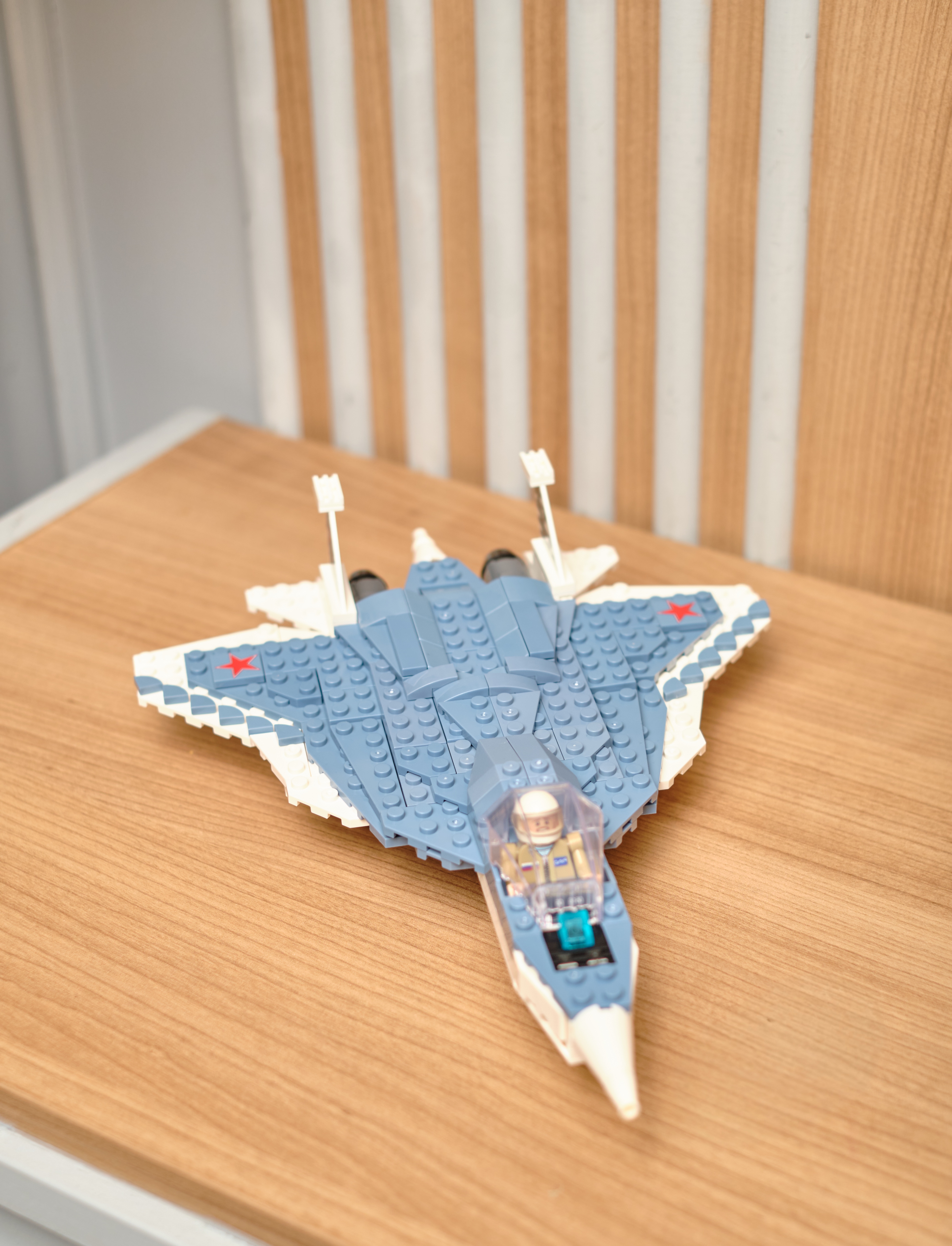 Конструктор brick labs City самолет СУ-57 с ангаром 657 дет. - фото 17