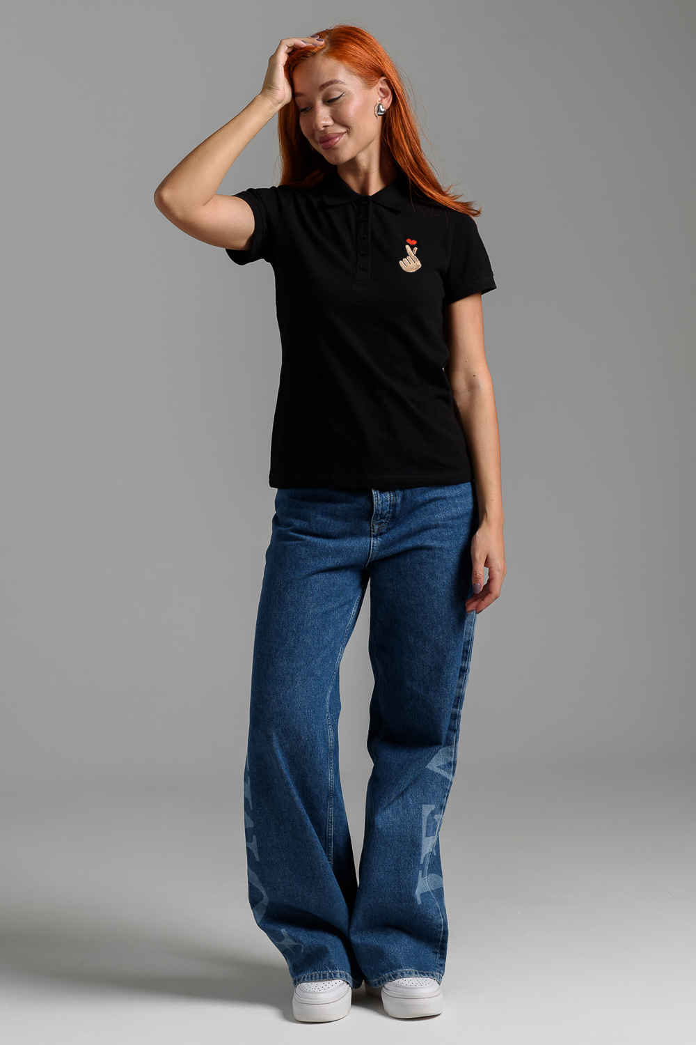 Футболка Натали Суслова 8524 черный+рука с сердцем - фото 2