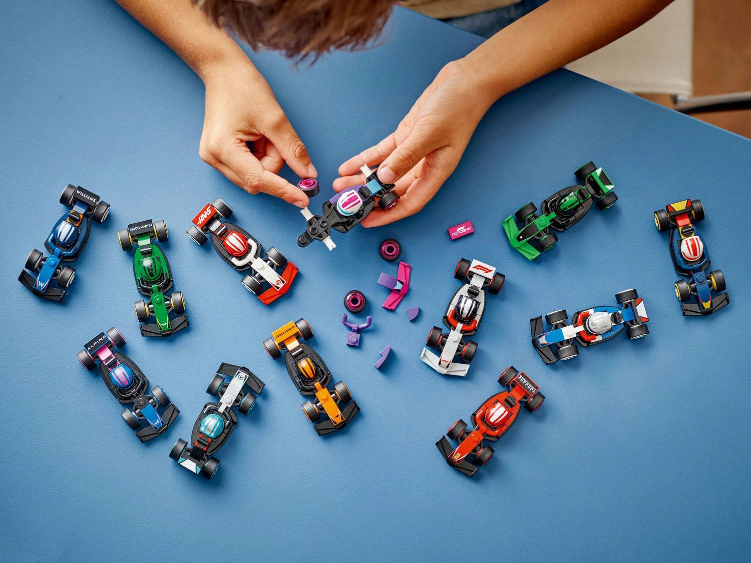 Конструктор LEGO Speed Champions Гоночные автомобили 29 дет. - фото 6