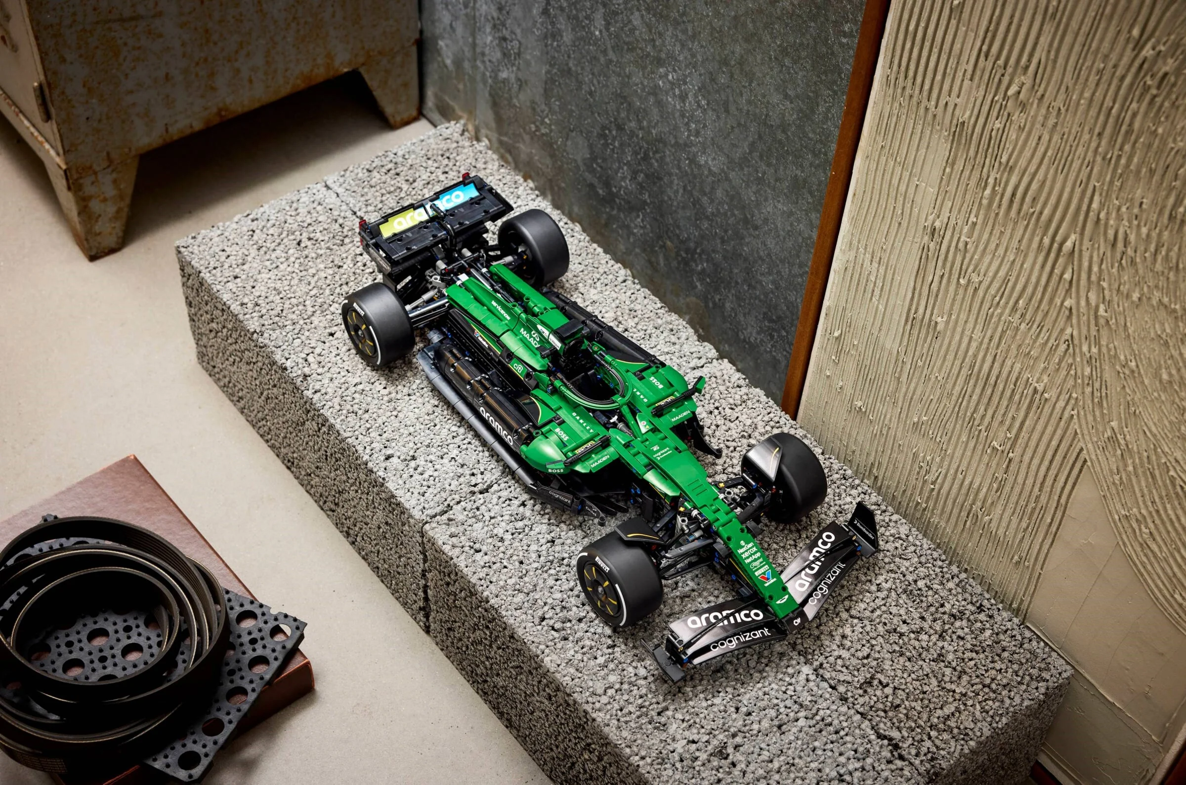 Конструктор LEGO Technic 1547 дет. - фото 17