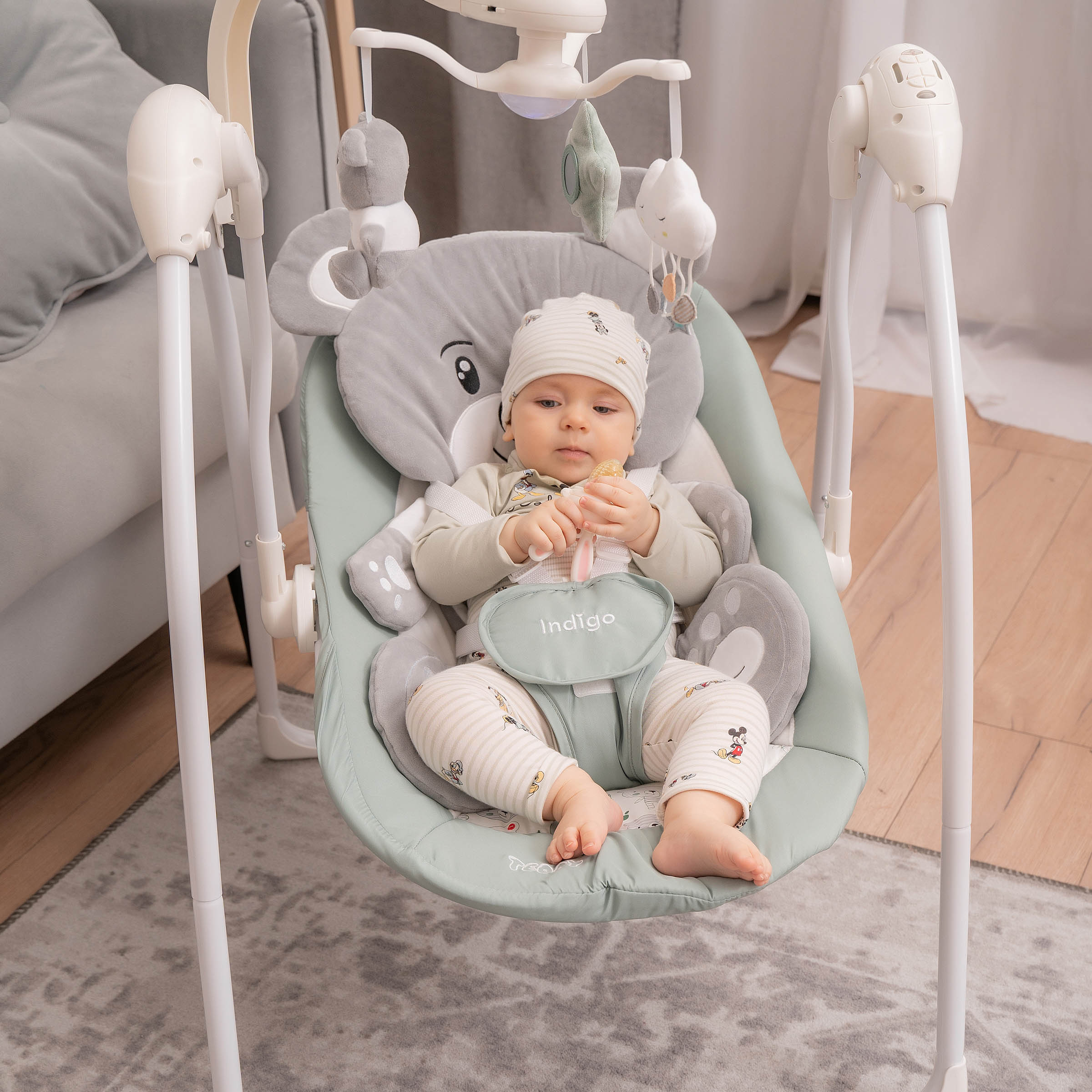 Электрокачели Indigo Teddy с музыкальным мобилем и пультом управления зеленый - фото 12