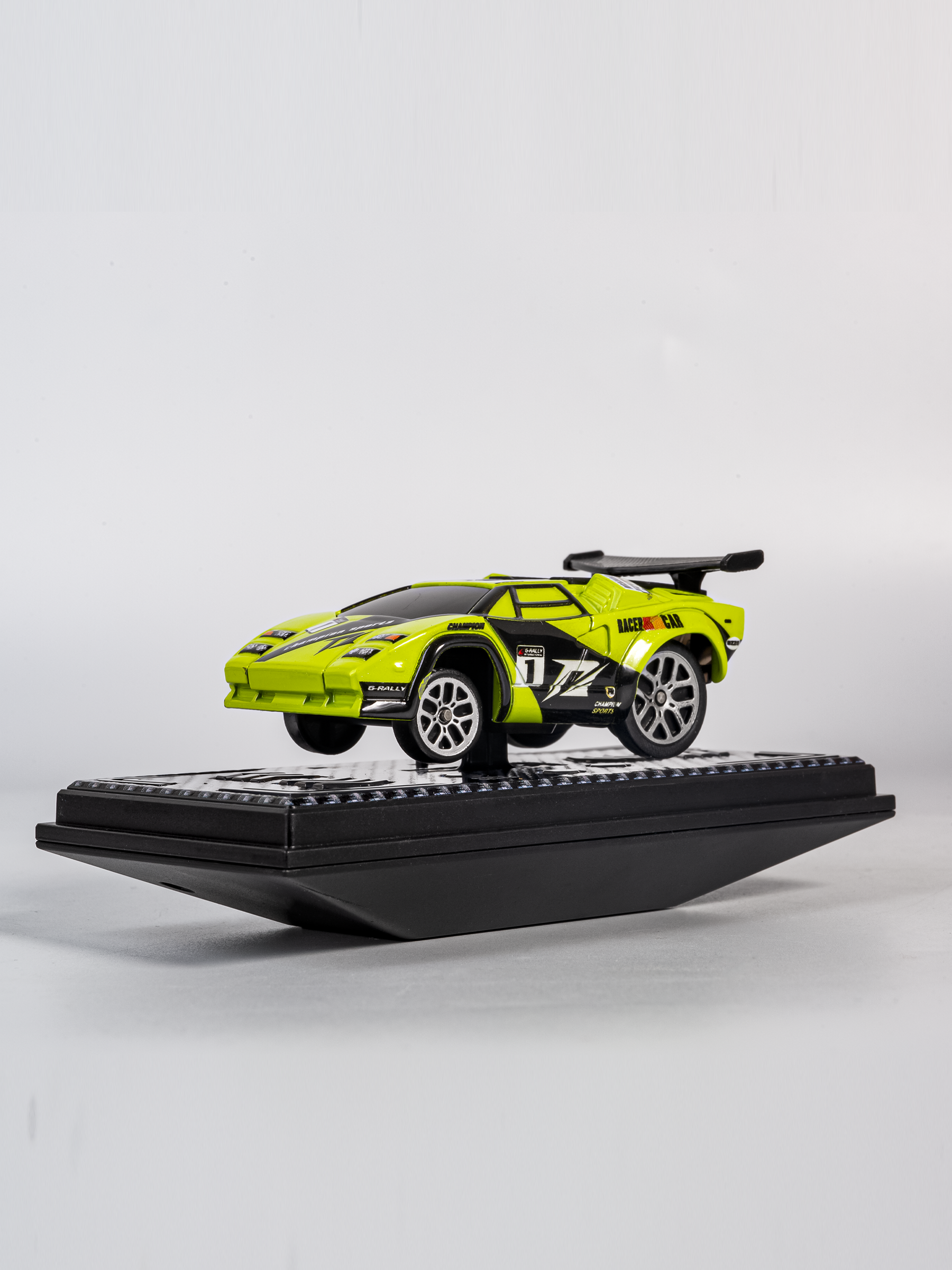 Автомобиль РУ BAZUMI машинка маленькая с боксом 1:64 - фото 8