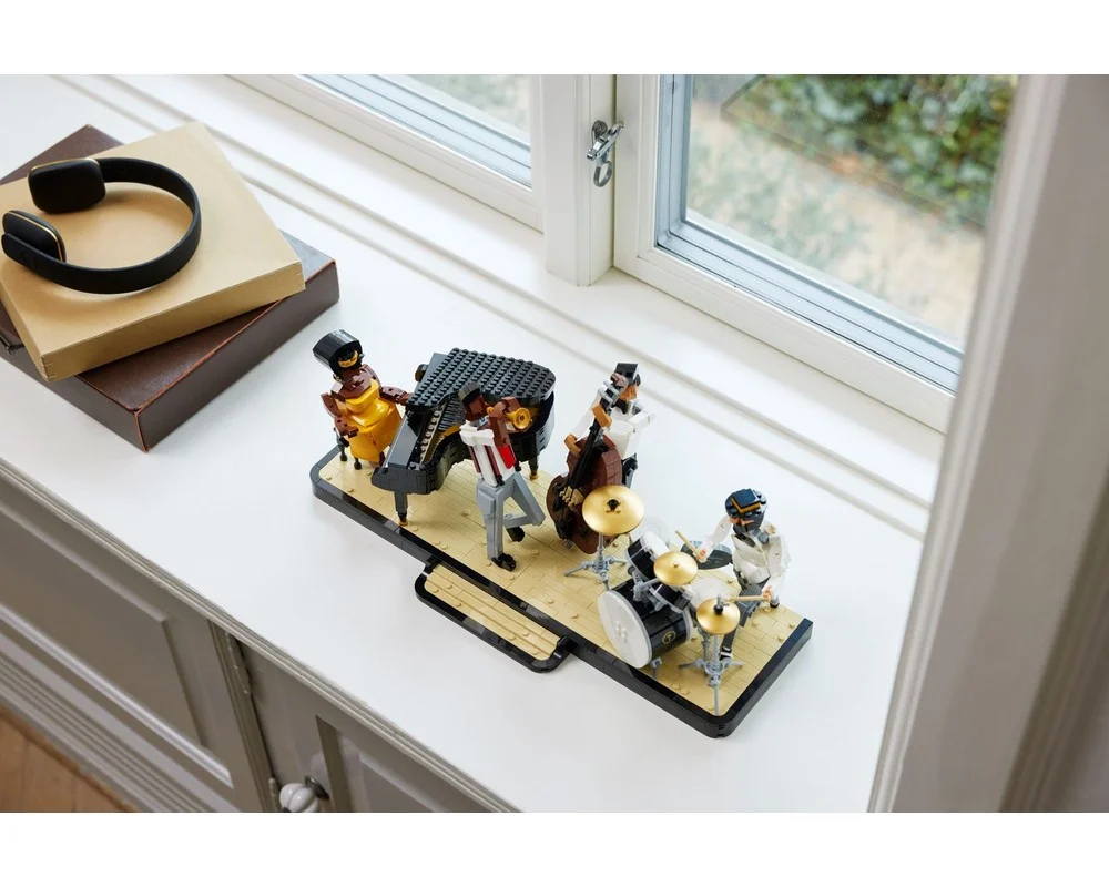 Конструктор LEGO Ideas 21334 1606 дет. - фото 1